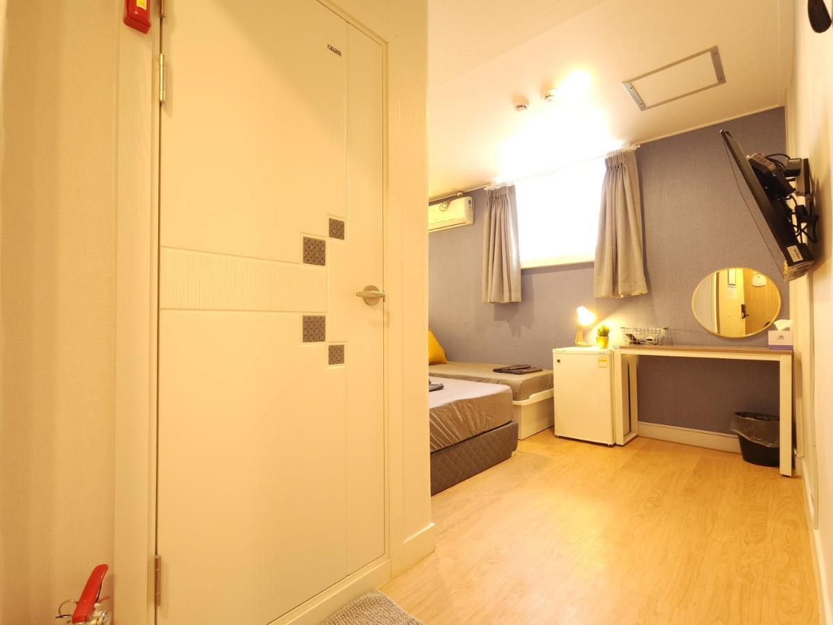 Triple Room 1 Double Bed 1 Single Bed