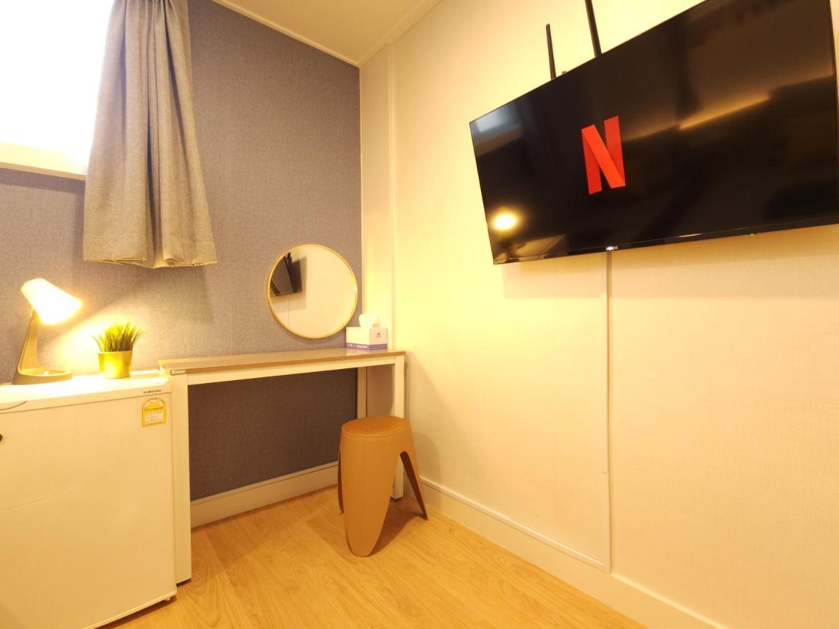 Triple Room 1 Double Bed 1 Single Bed