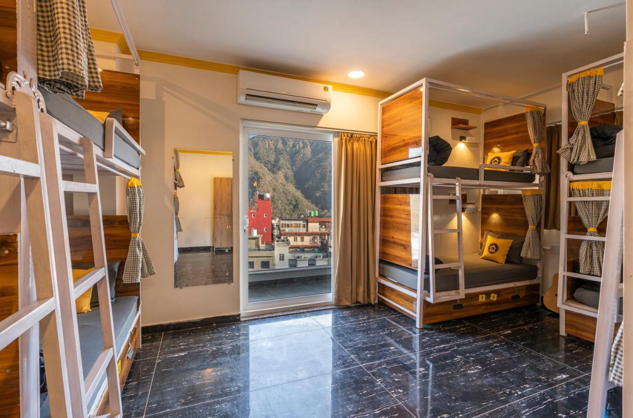 Bed in 10 Bed Mixed Dormitory with Balcony and Mountain View