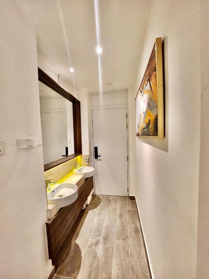 Deluxe Suite with Spa Bath