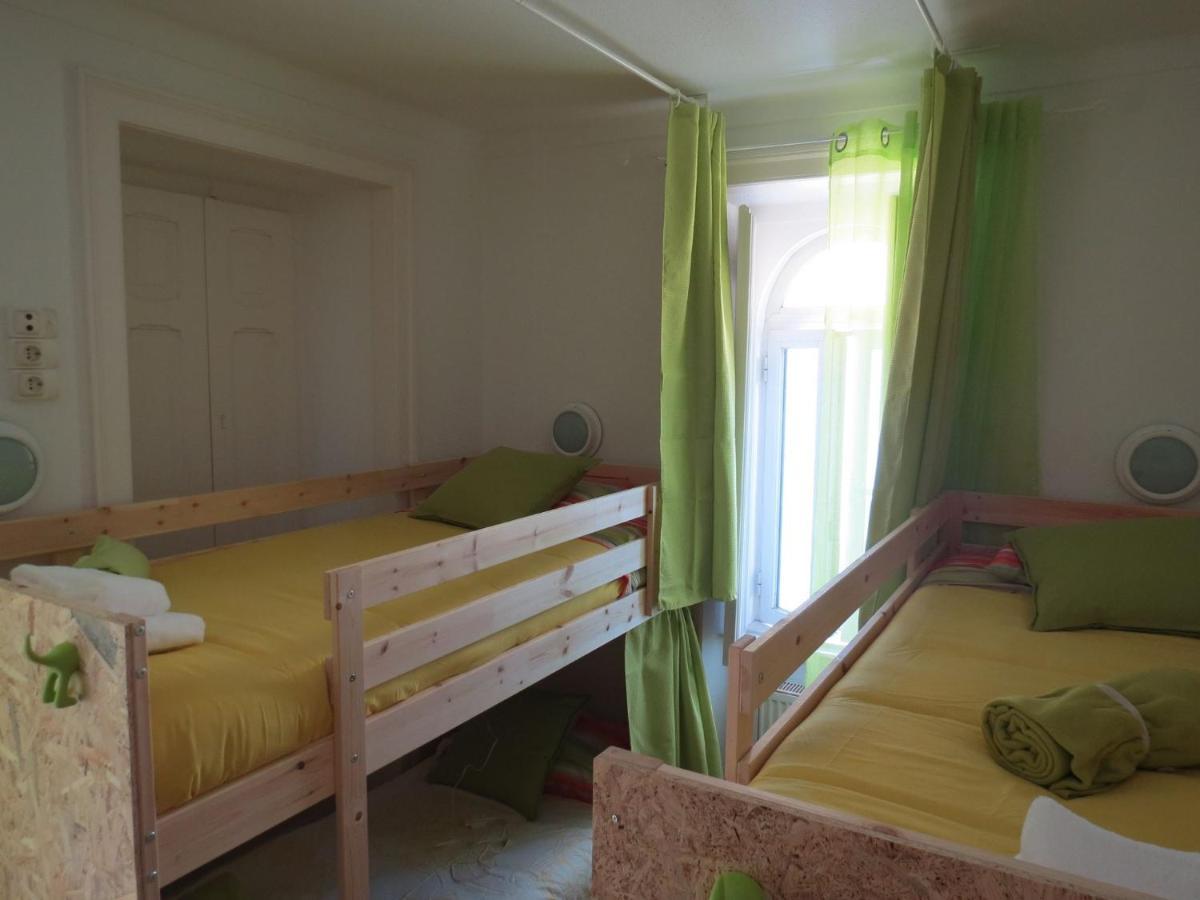 Bed 8-Bed Mixed Dormitory Room
