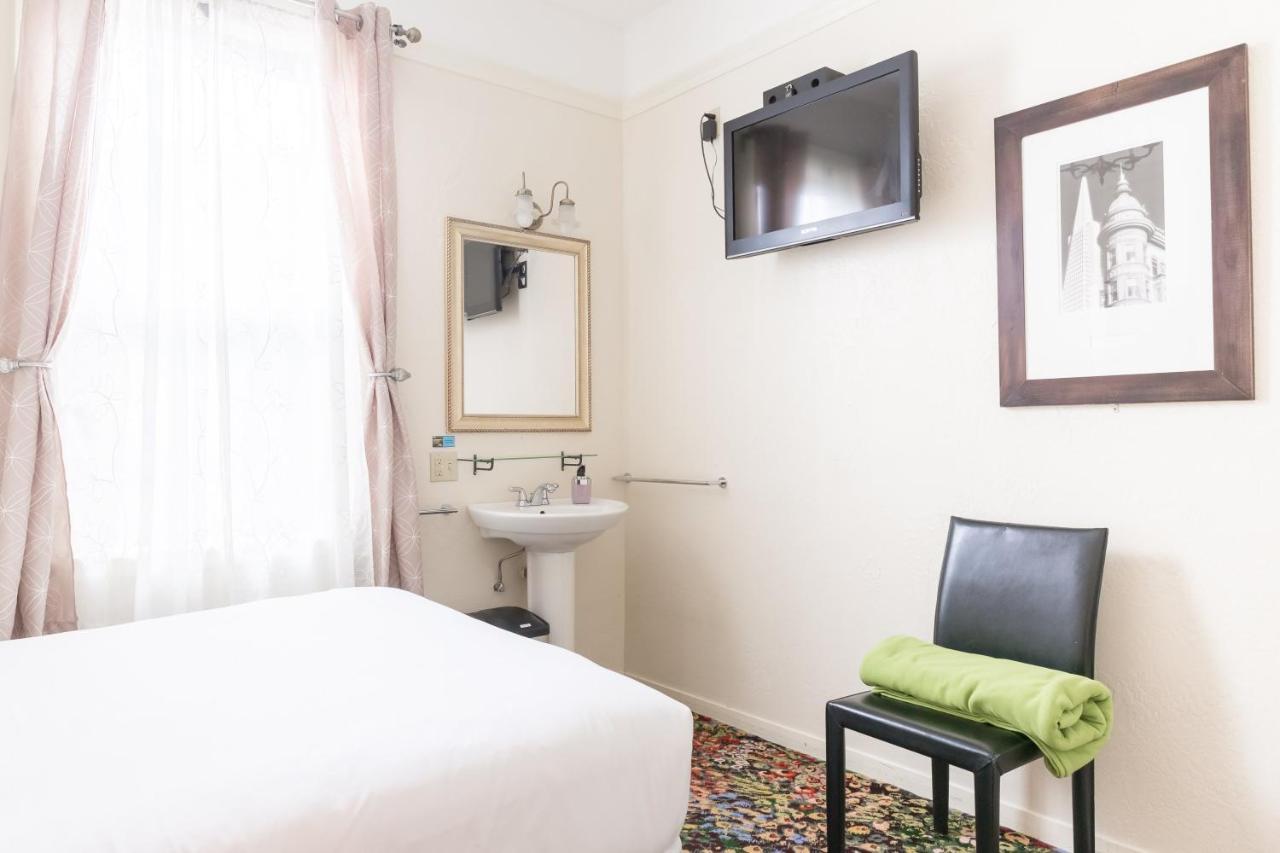 Standard Room with Shared Bathroom,1409775284:JPEG