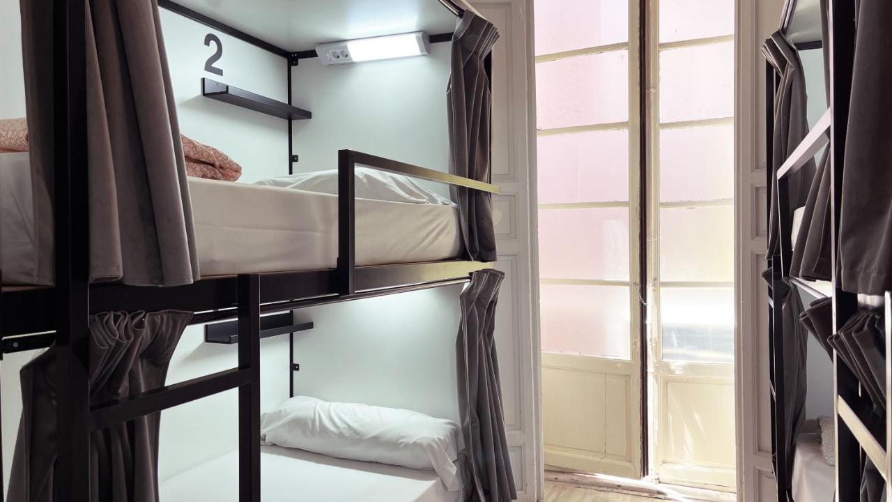 Bed 6-Bed Dormitory Room,1554828550:JPEG