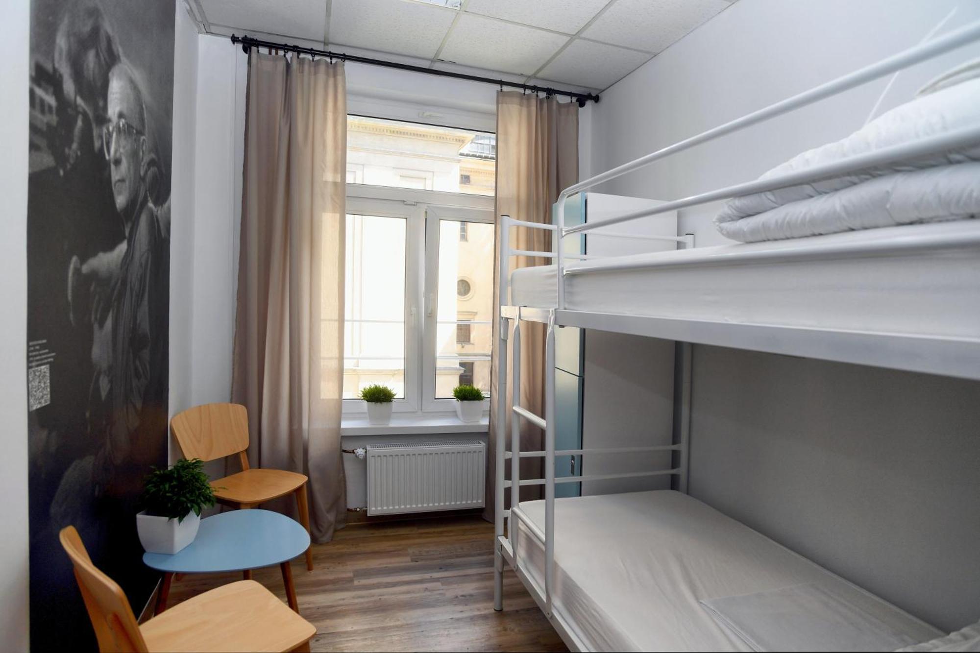 Twin Room with Bunk Bed,710856289:JPEG
