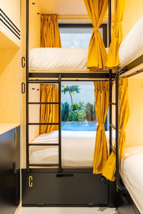 Bed 4-Bed Mixed Dormitory Room