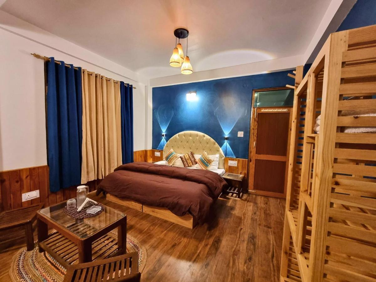 Deluxe Double Room with Balcony,1469667767:JPEG