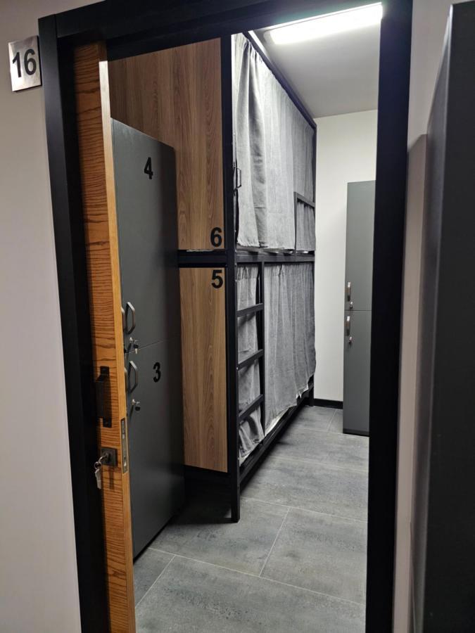 Bed 6-Bed Female Dormitory Room