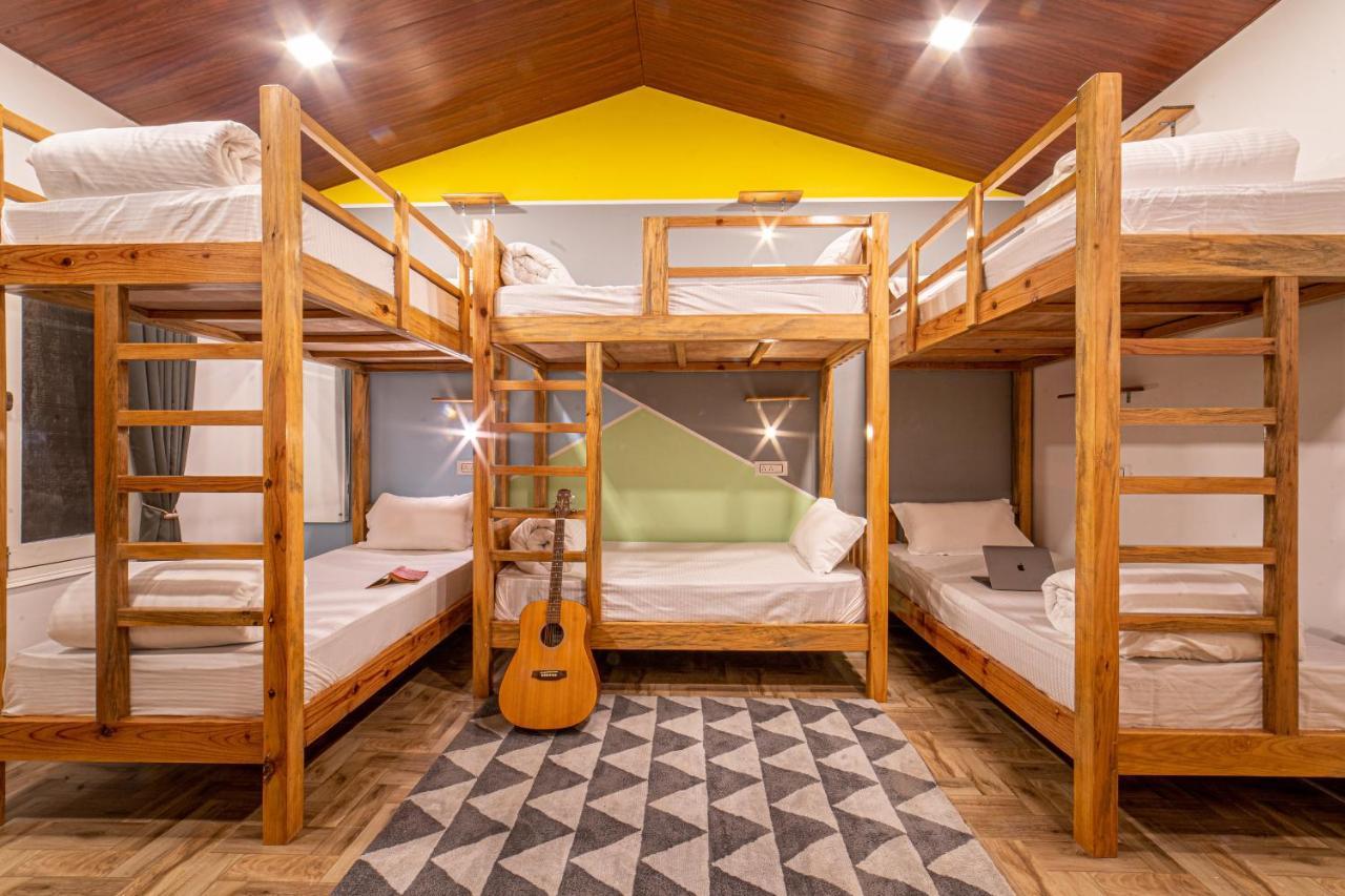 Bed in Deluxe 6-Bed Mixed Dormitory Room