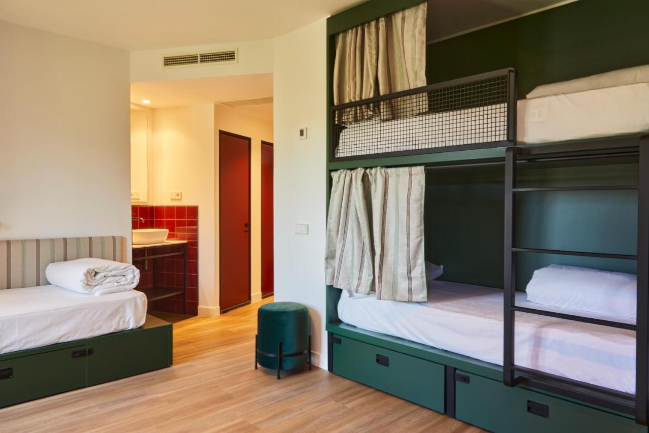 Mixed Dormitory Room