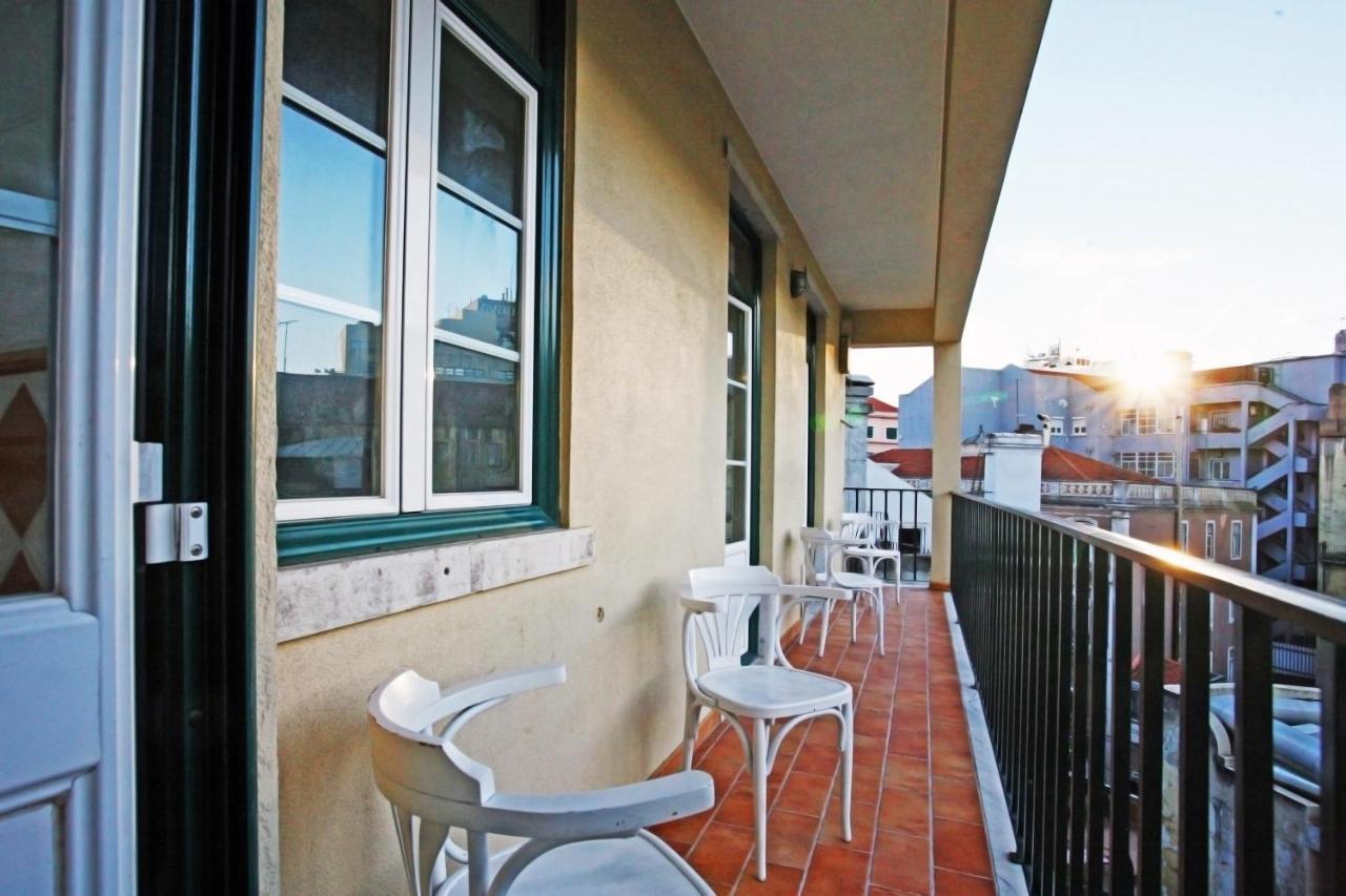 Double Room with Balcony and Shared Bathroom