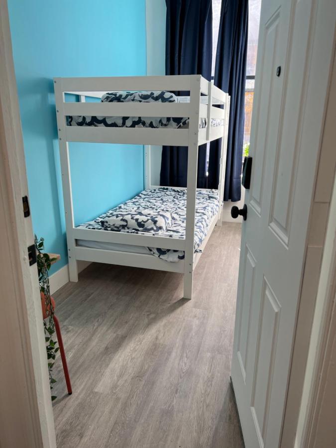 Mixed Dormitory Room,1486881040:JPEG