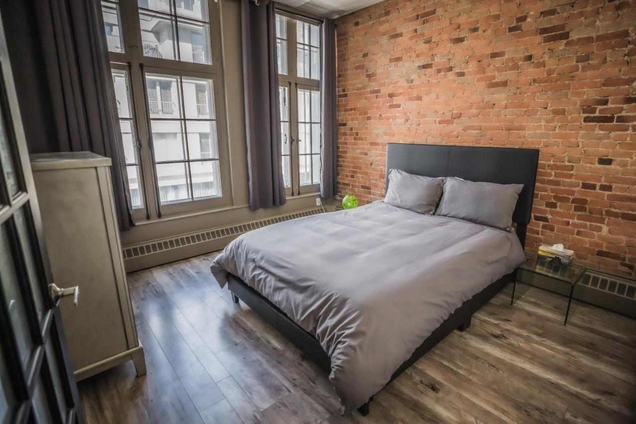 Queen Room with Shared Bathroom