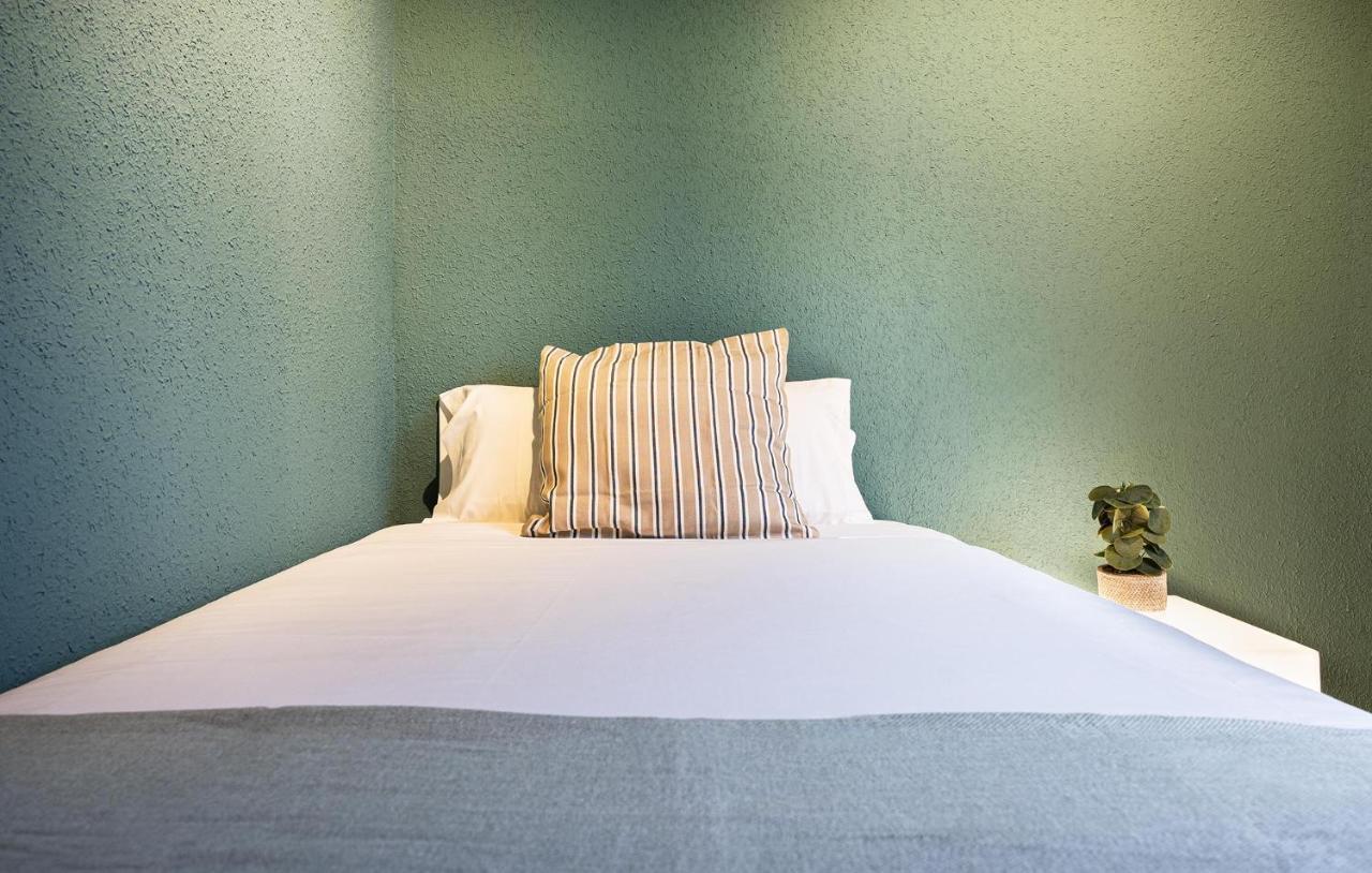 Single Room with Shared Bathroom