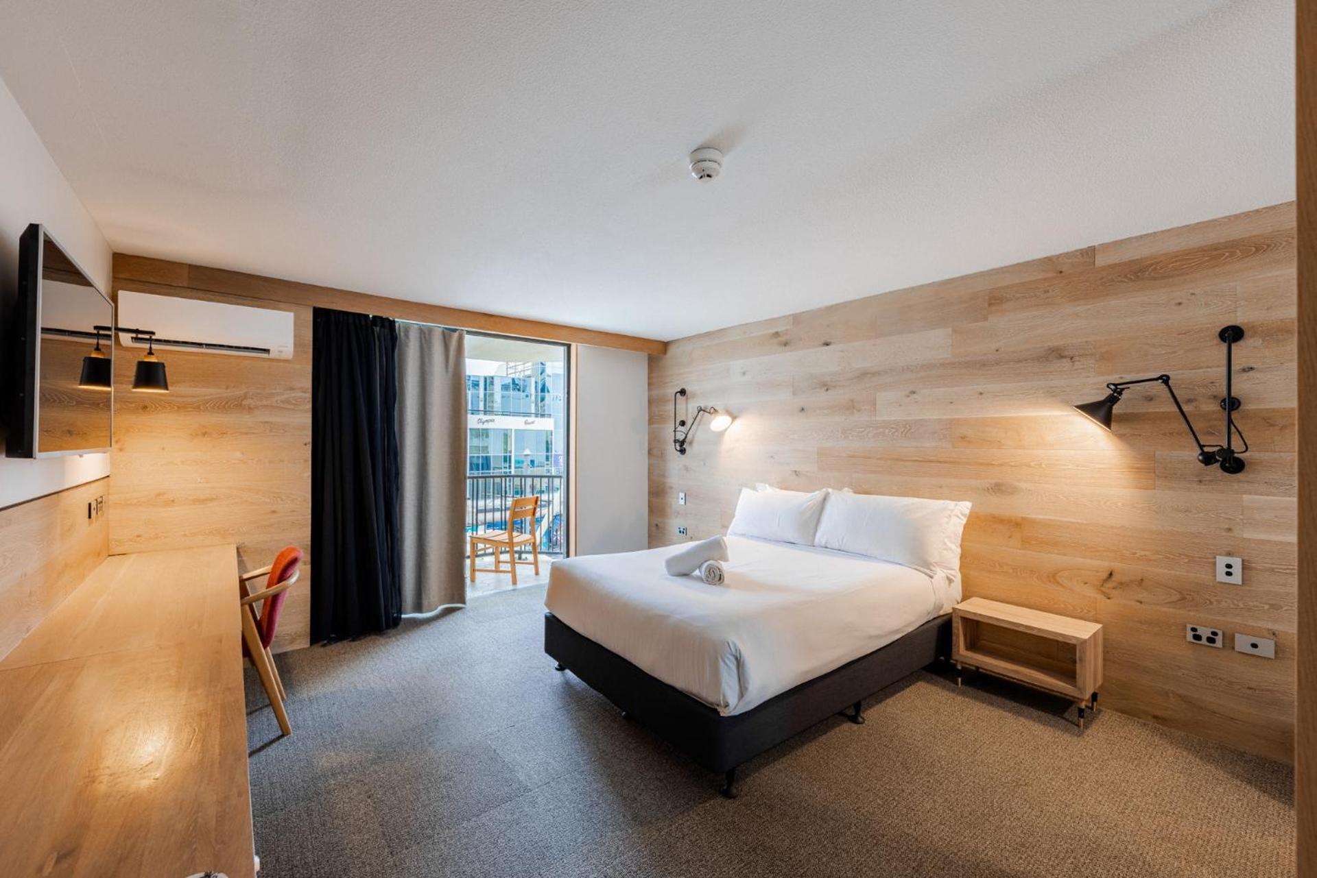 Deluxe Double Room with Balcony,1499233987:JPEG