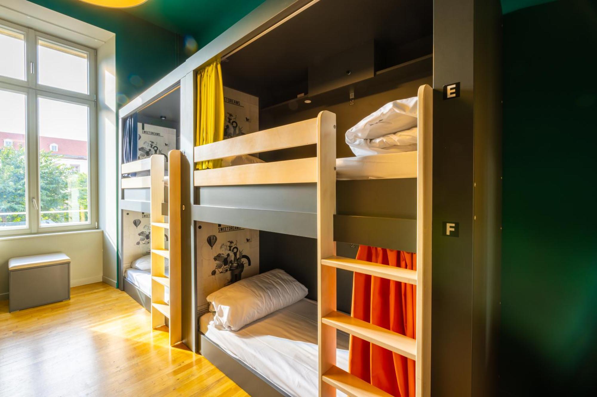 Bed 6-Bed Mixed Dormitory Room