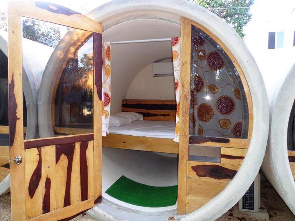 Tube Double Room,942810004:JPEG