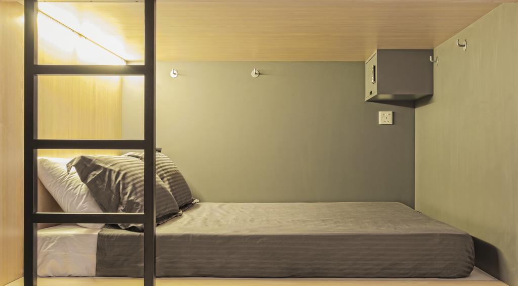 Double Bed in 6-Bed Mixed Dormitory Room