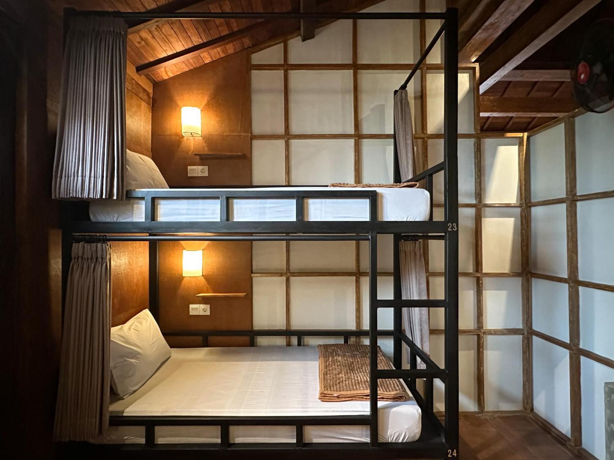 Bunk Bed in Mixed Dormitory Room