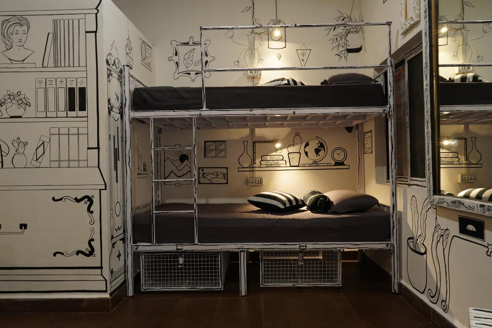 Bunk Bed in Mixed Dormitory Room