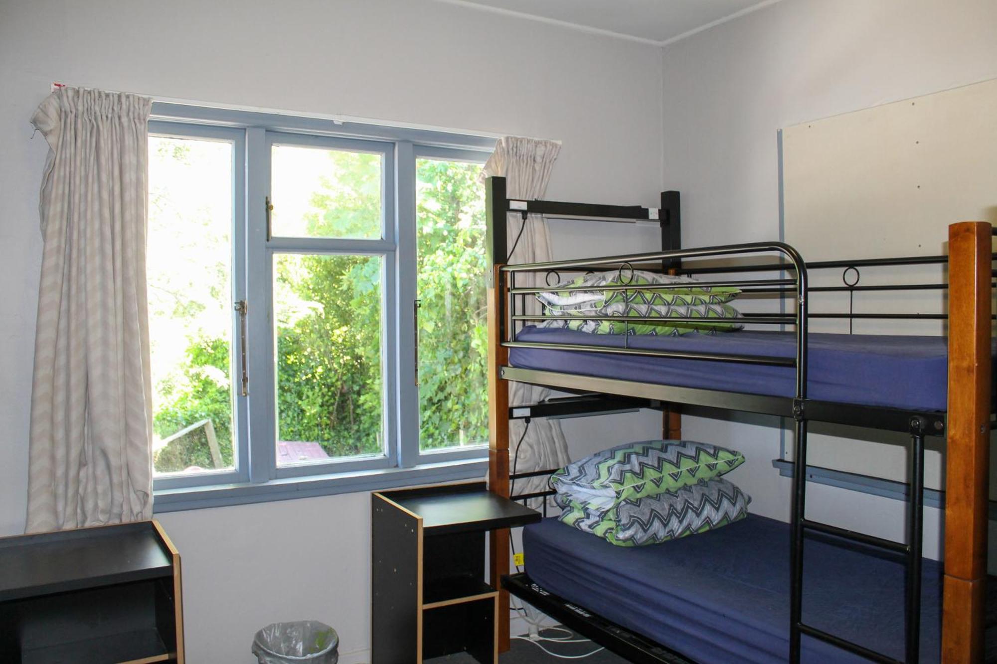 Bed 6-Bed Dormitory Room