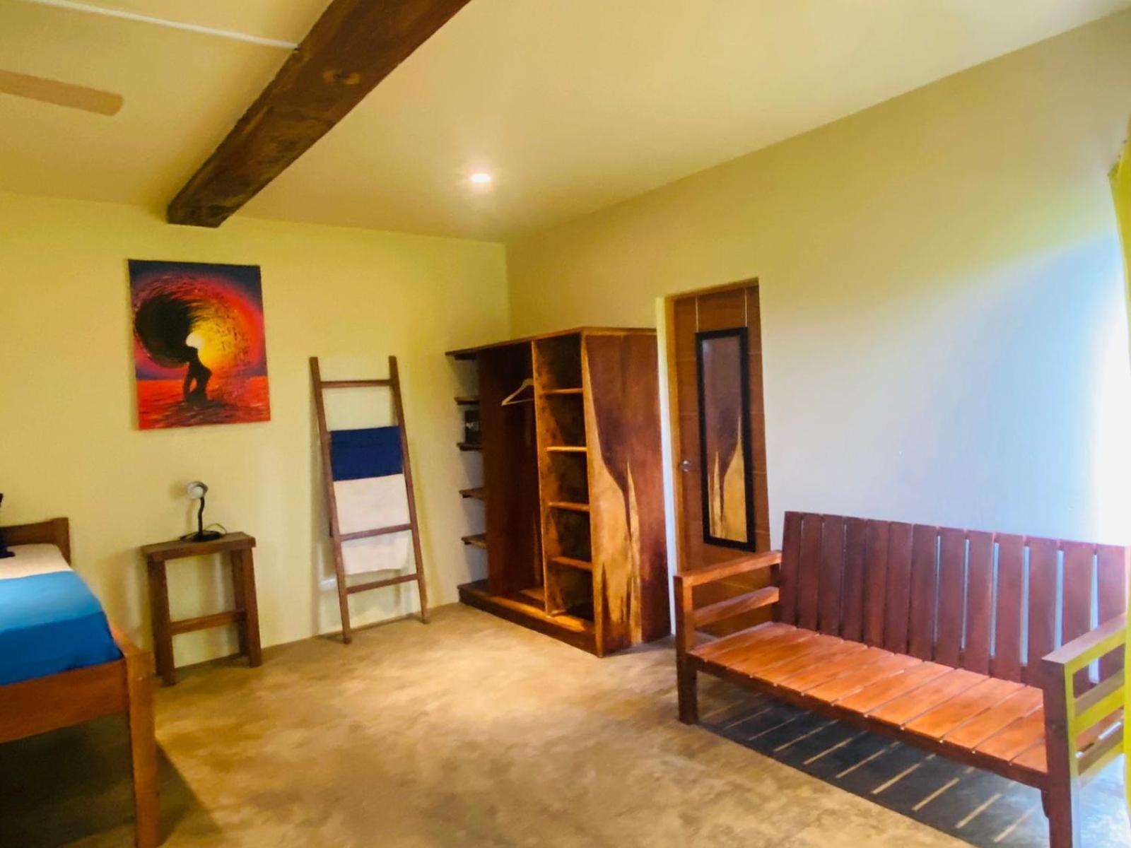 Deluxe Queen Suite