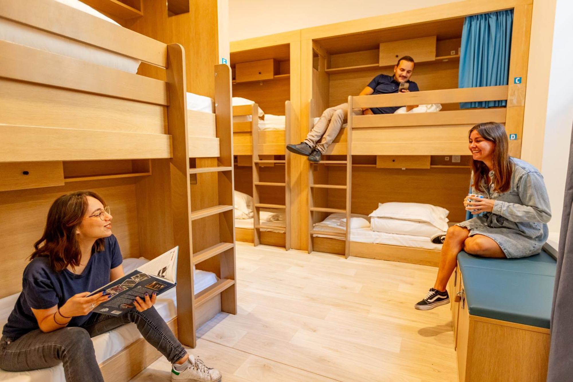 Bed 8-Bed Mixed Dormitory Room,1539244972:JPEG