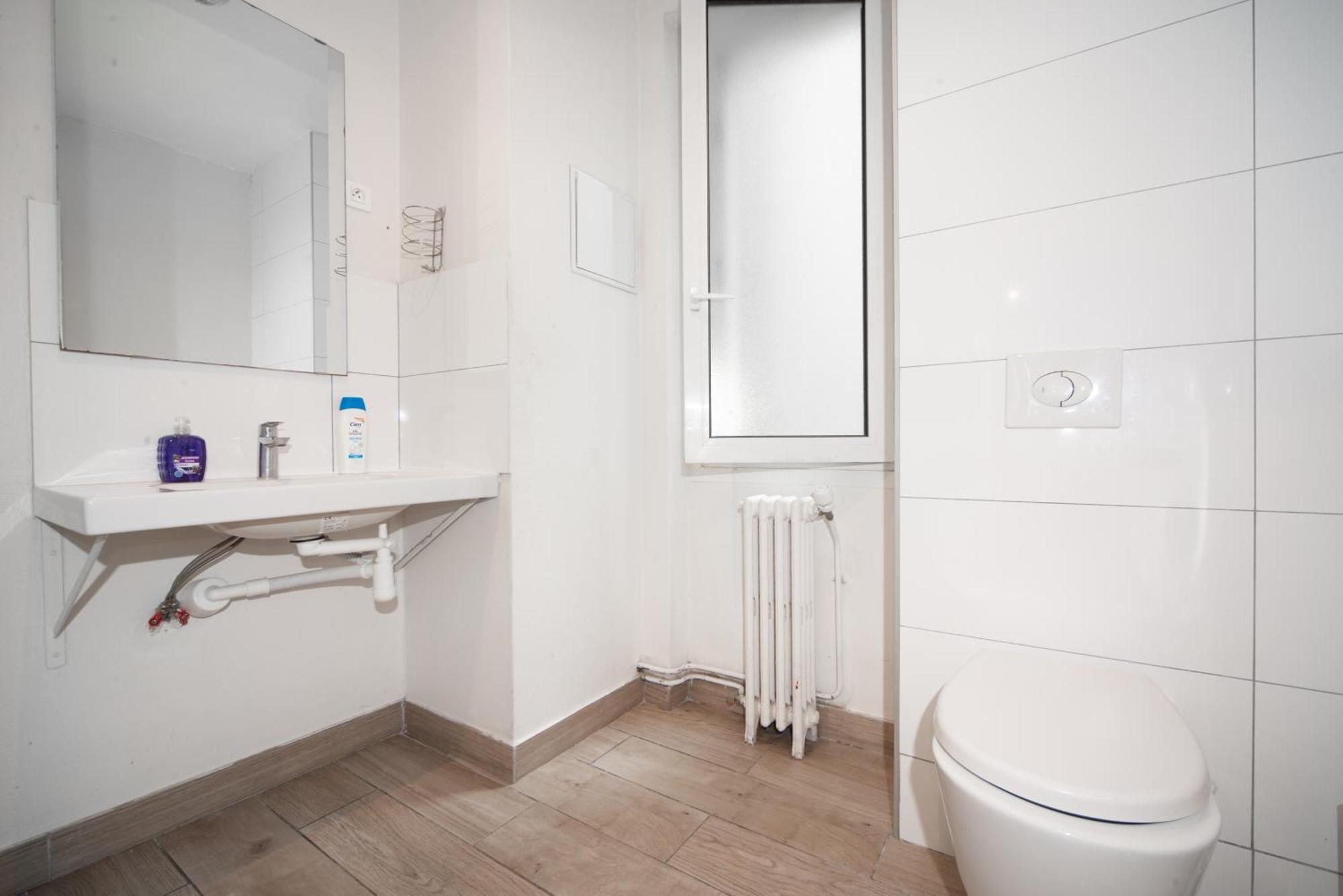 8-Bed Mixed Dormitory Room,1543684849:JPEG