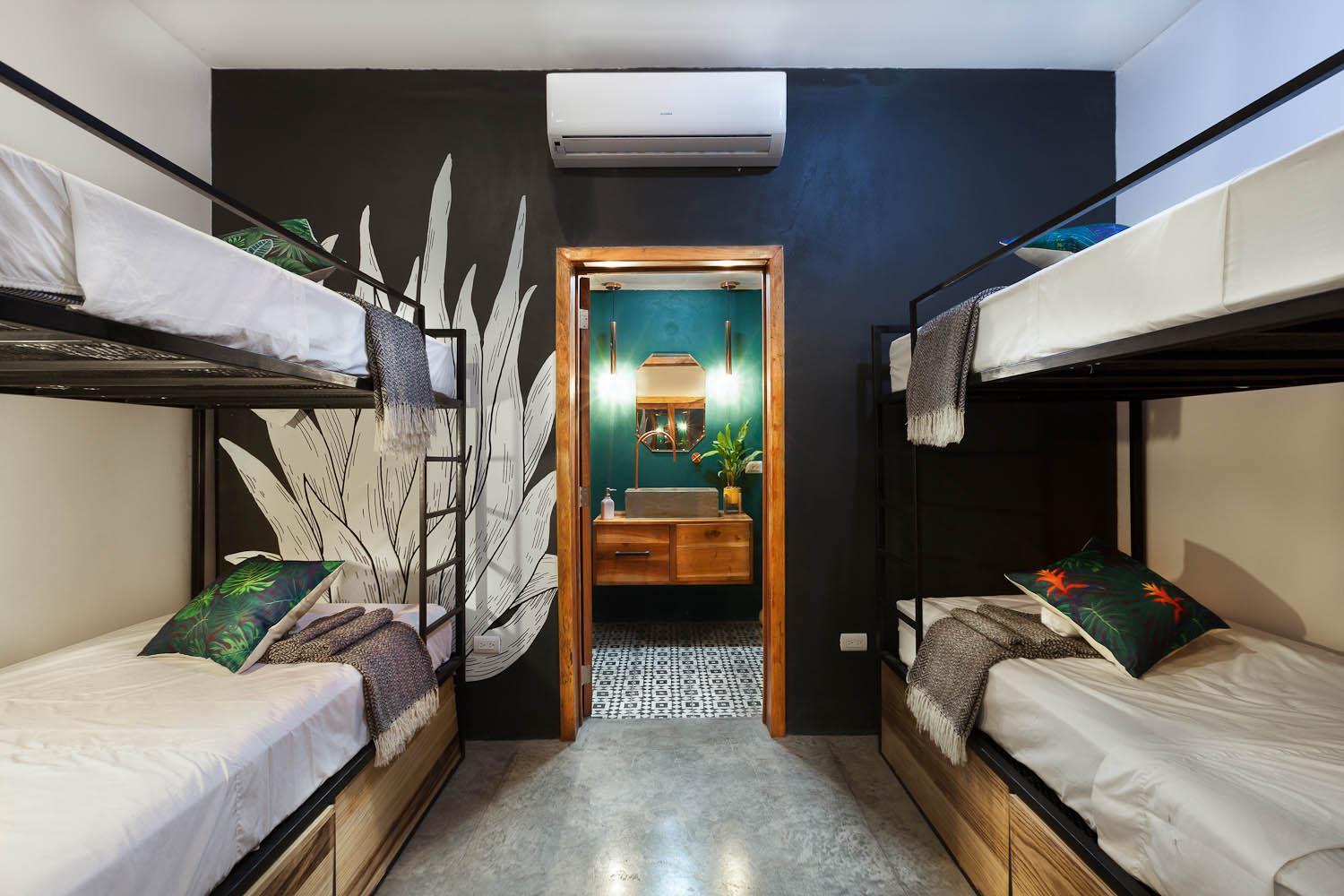 Bed 8-Bed Dormitory Room