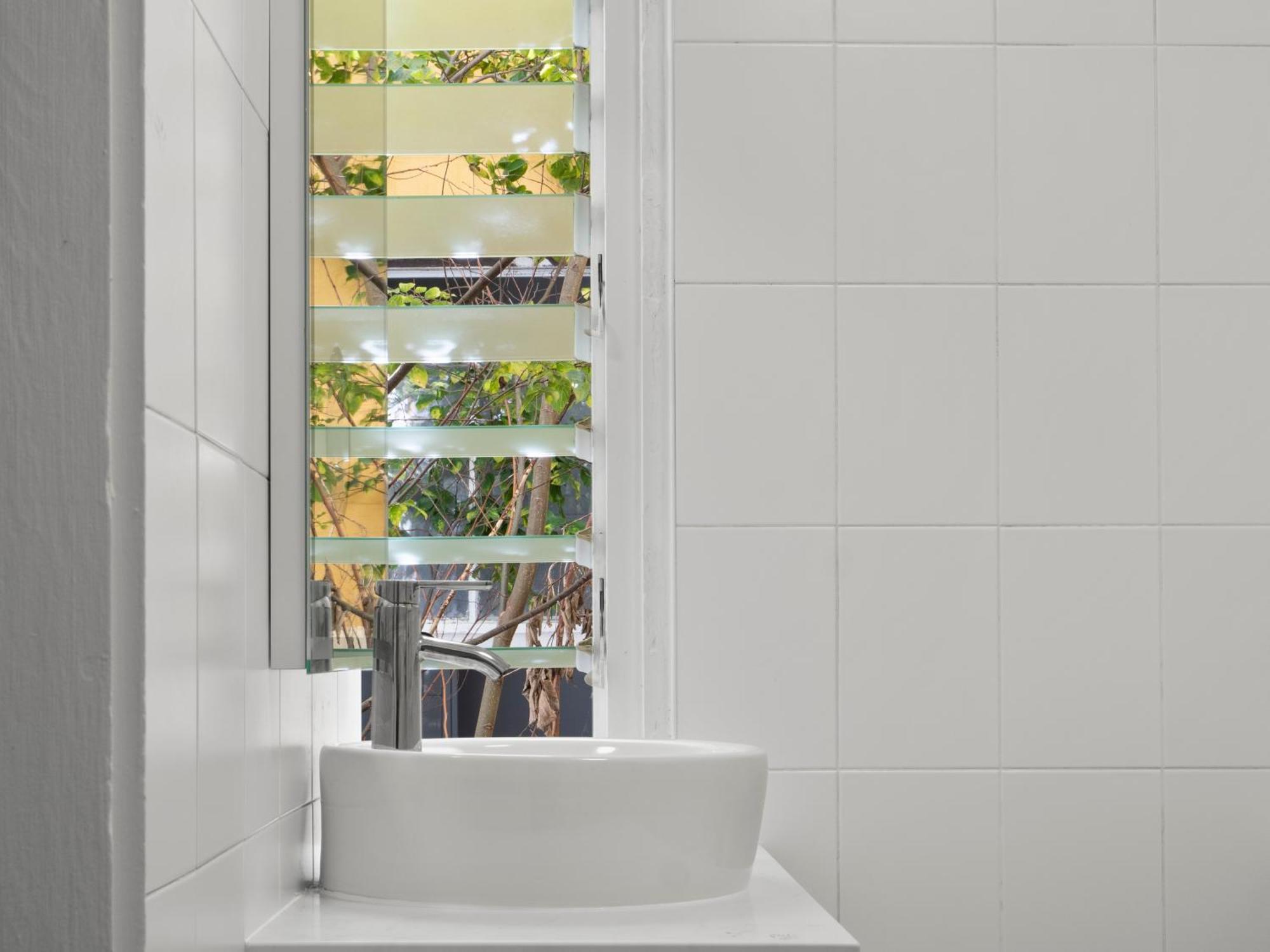 Private Room for 4 People (Shared Bathroom)