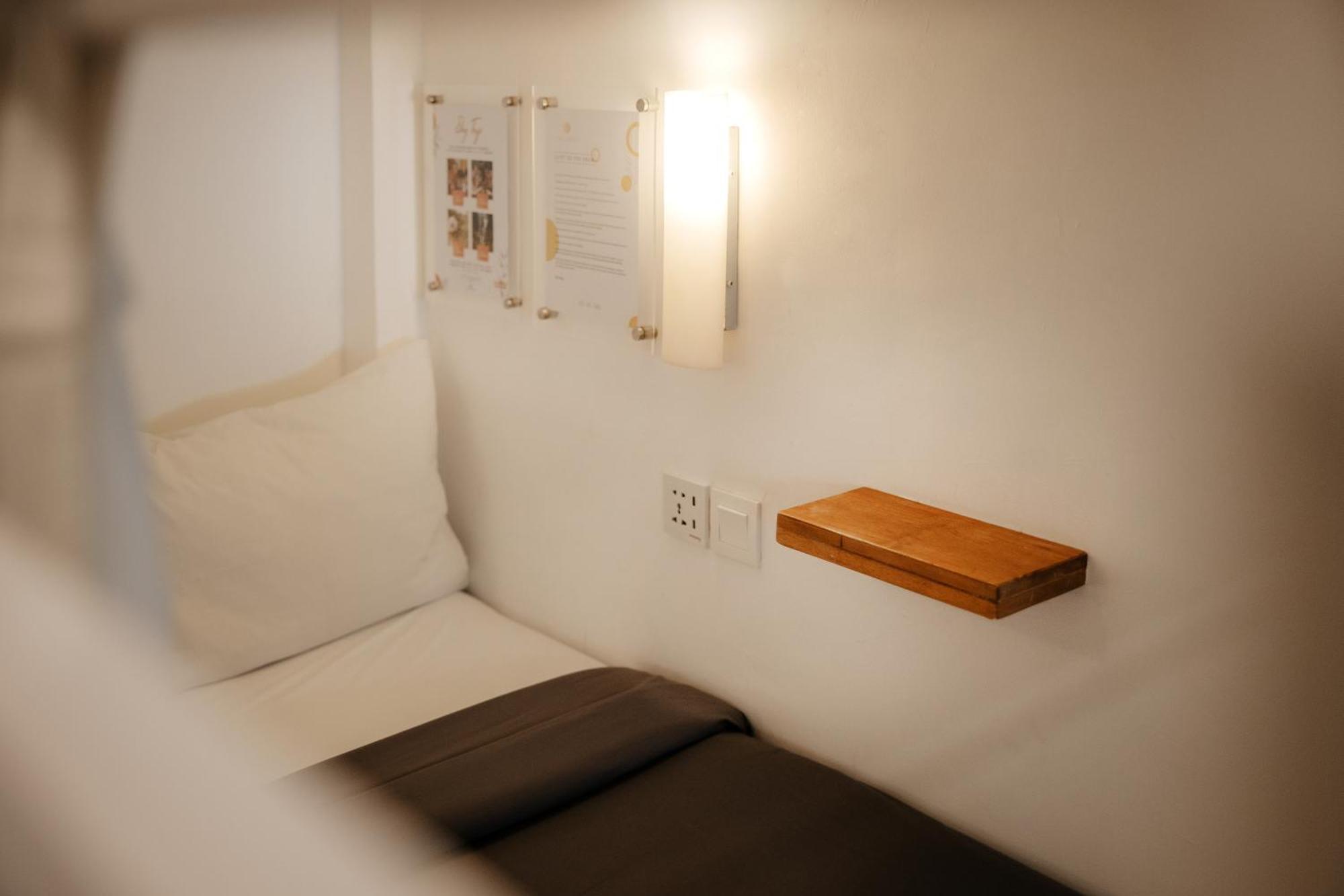 Komodo bed in 6-bed mixed dormitory room,1545740539:JPEG