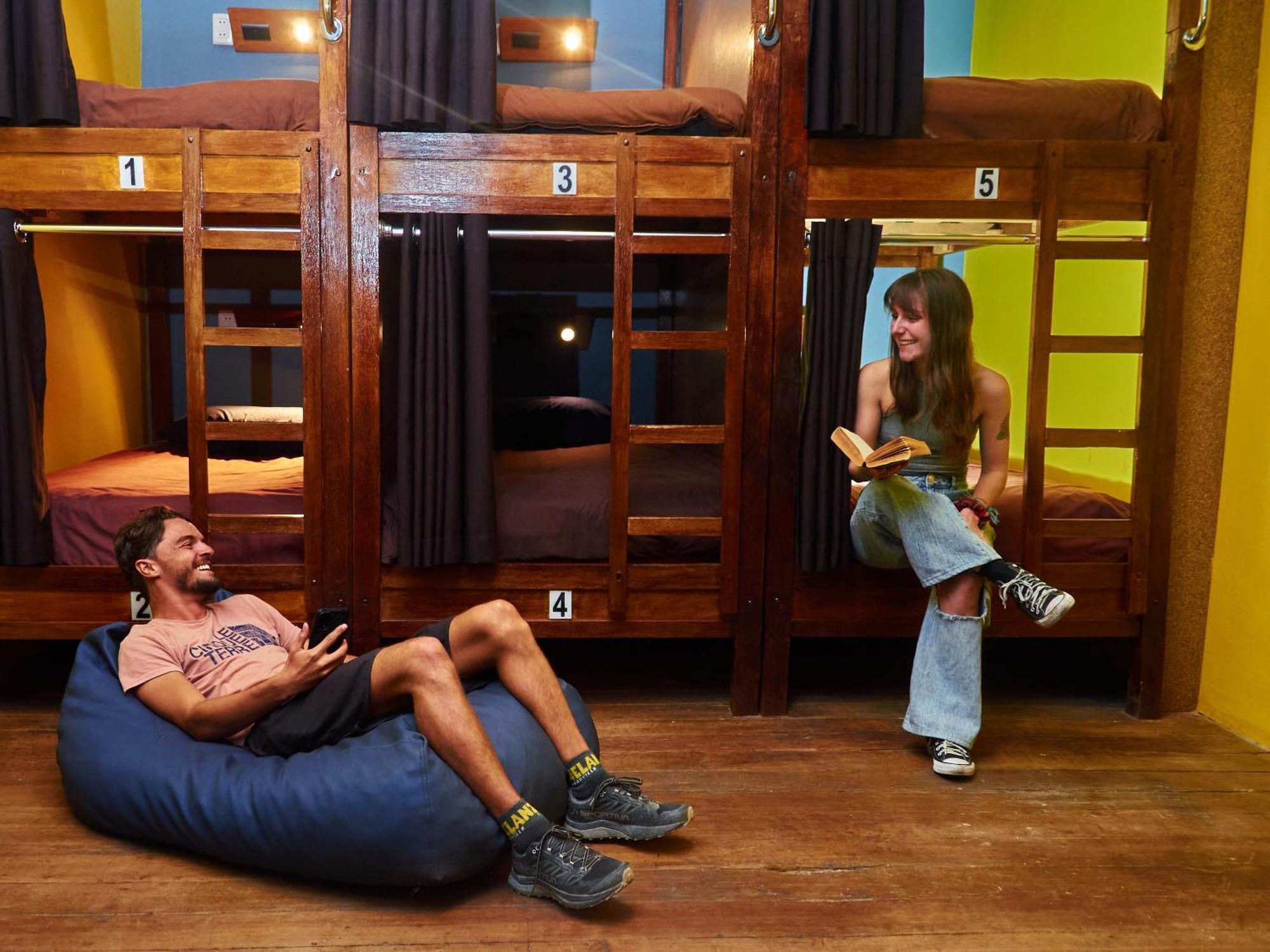 Deluxe Pod-Style 6-Bed Dormitory Room