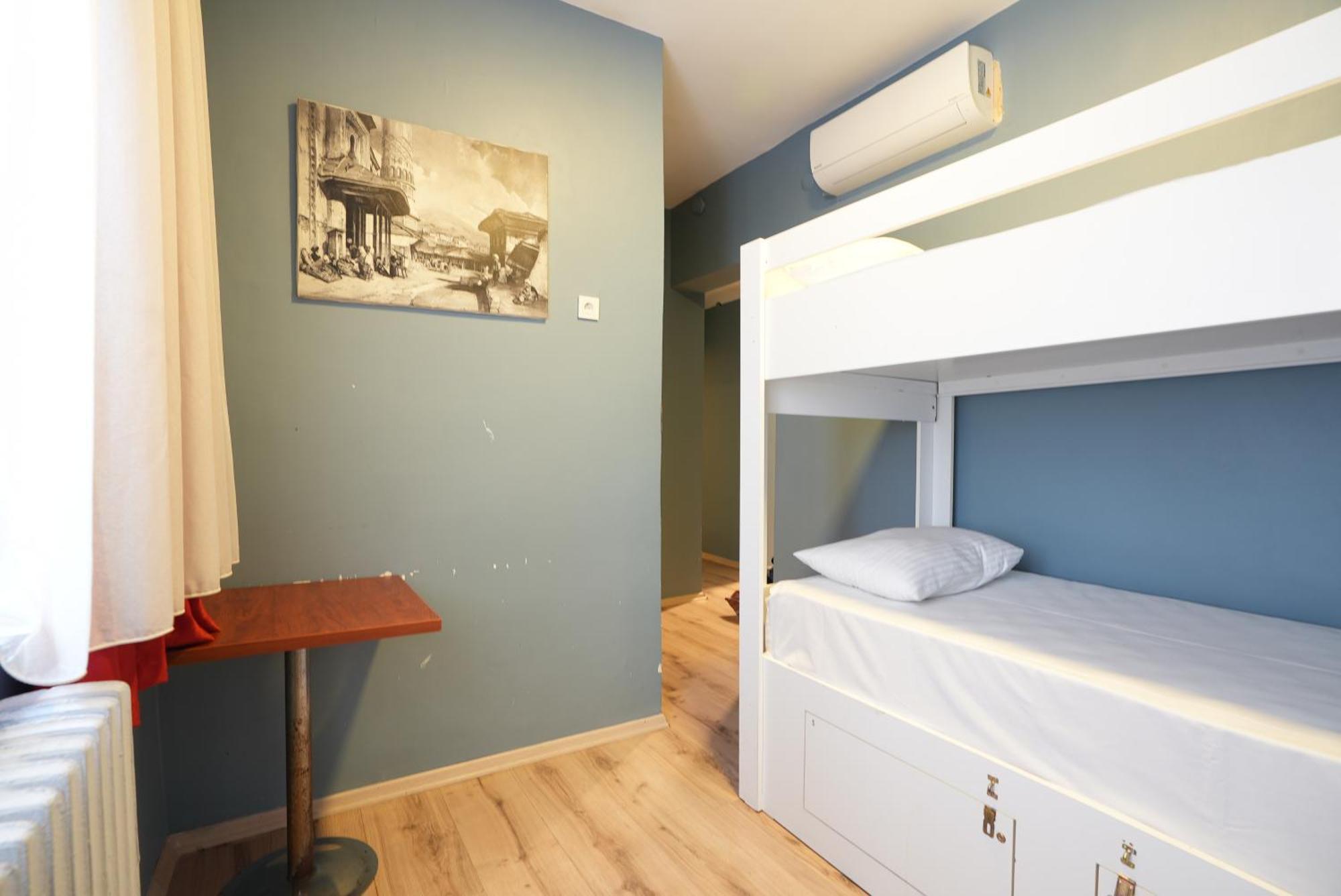 Bed 4-Bed Mixed Dormitory Room,1547161576:JPEG