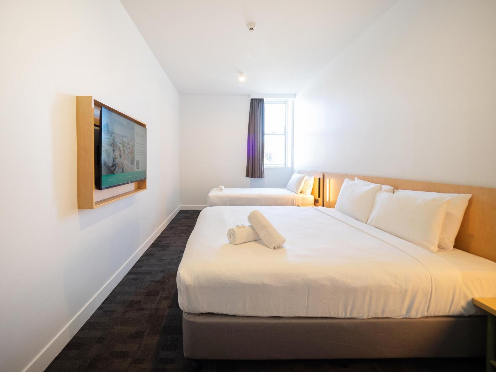 King Plus One Ensuite