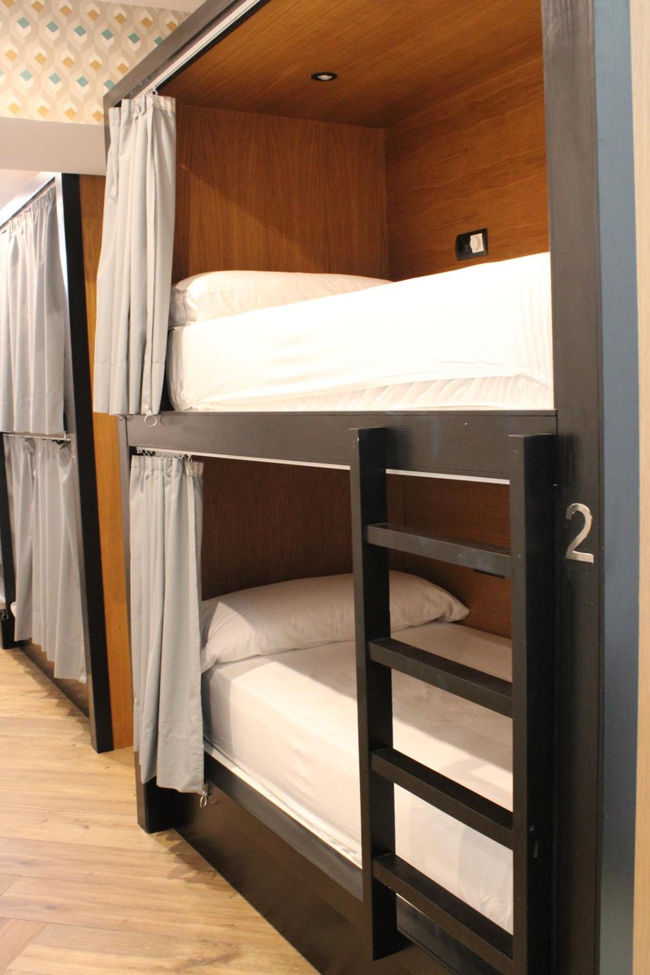Bed 4-Bed Female Superior Dormitory Room private bathroom,1555088824:JPEG