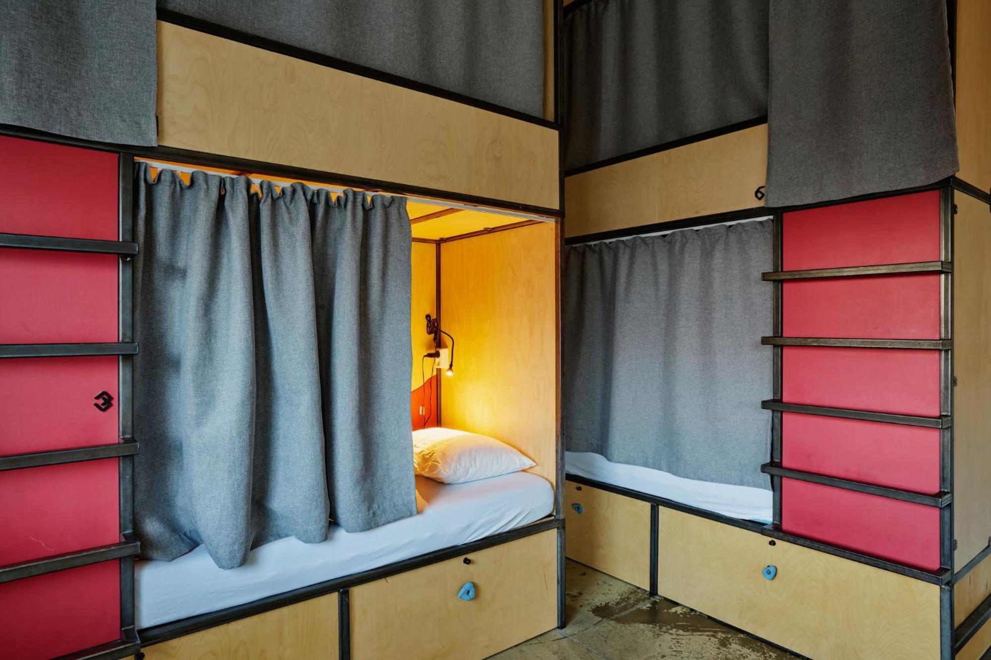Bed 6-Bed Mixed Dormitory Room