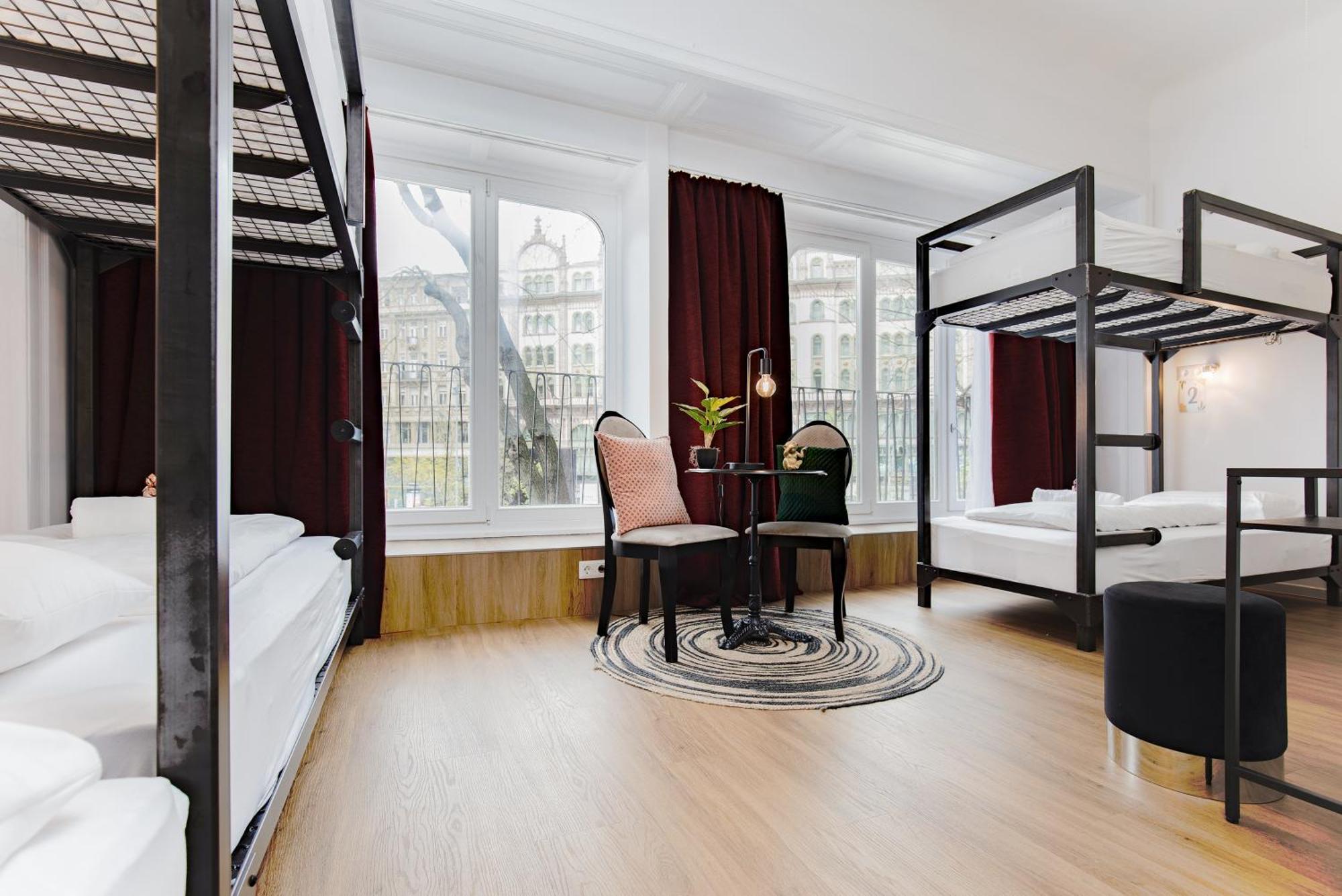 Single Bed Female 6-Bed Dormitory Room,1576707008:JPEG