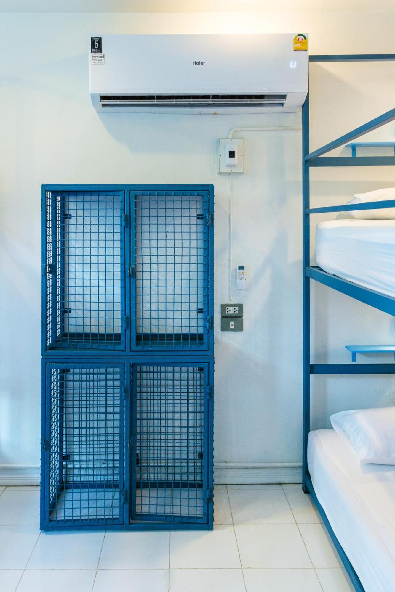 Bunk Bed in Mixed Dormitory Room