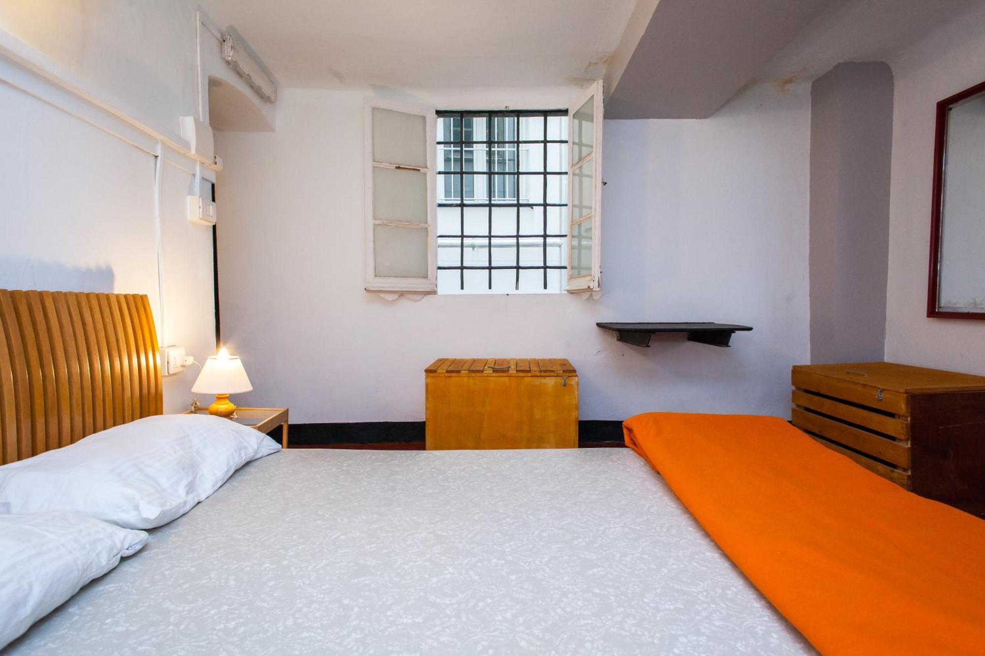 Double Room with External Shared Bathroom
