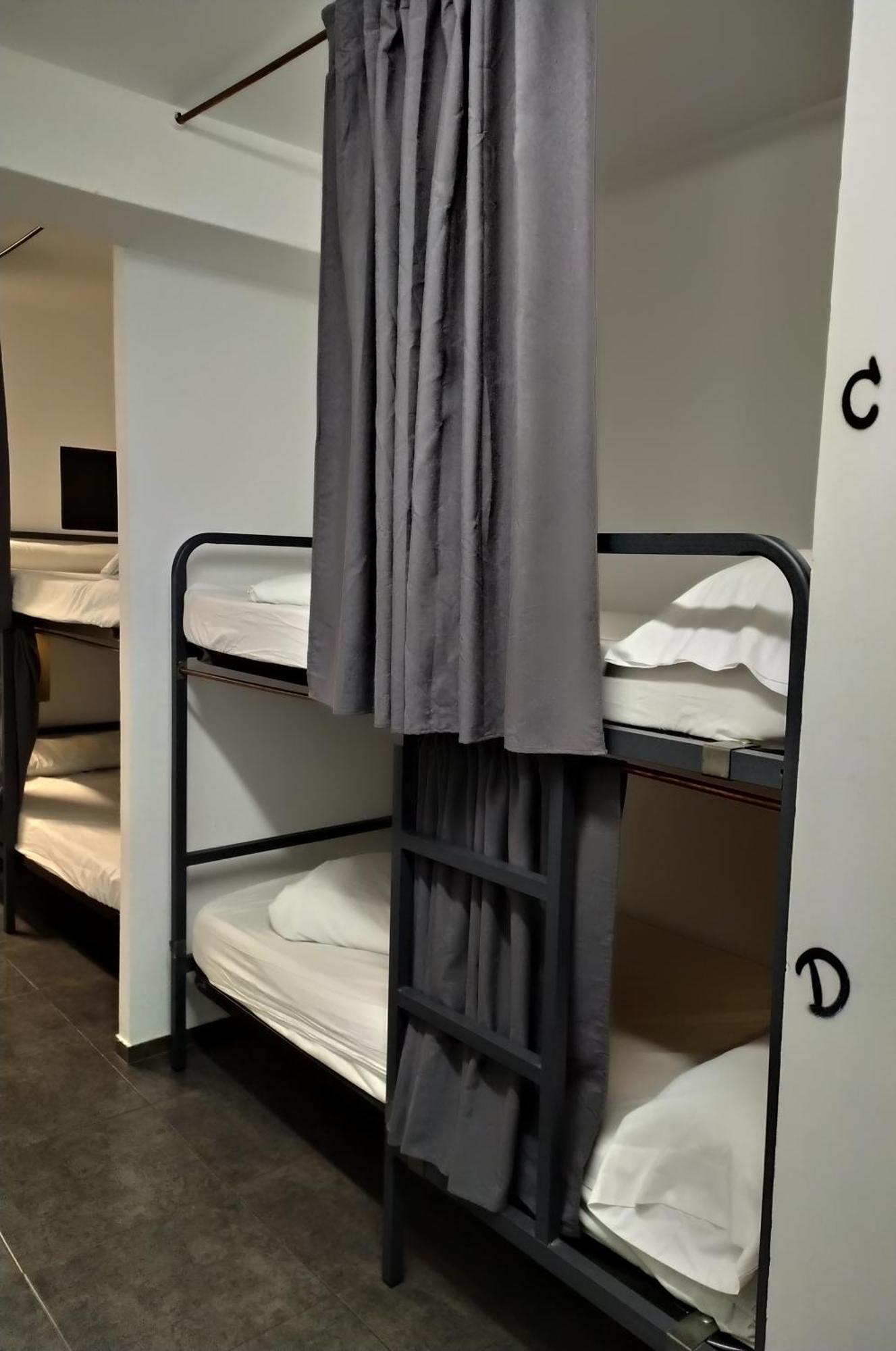 Bed 8-Bed Mixed Dormitory Room