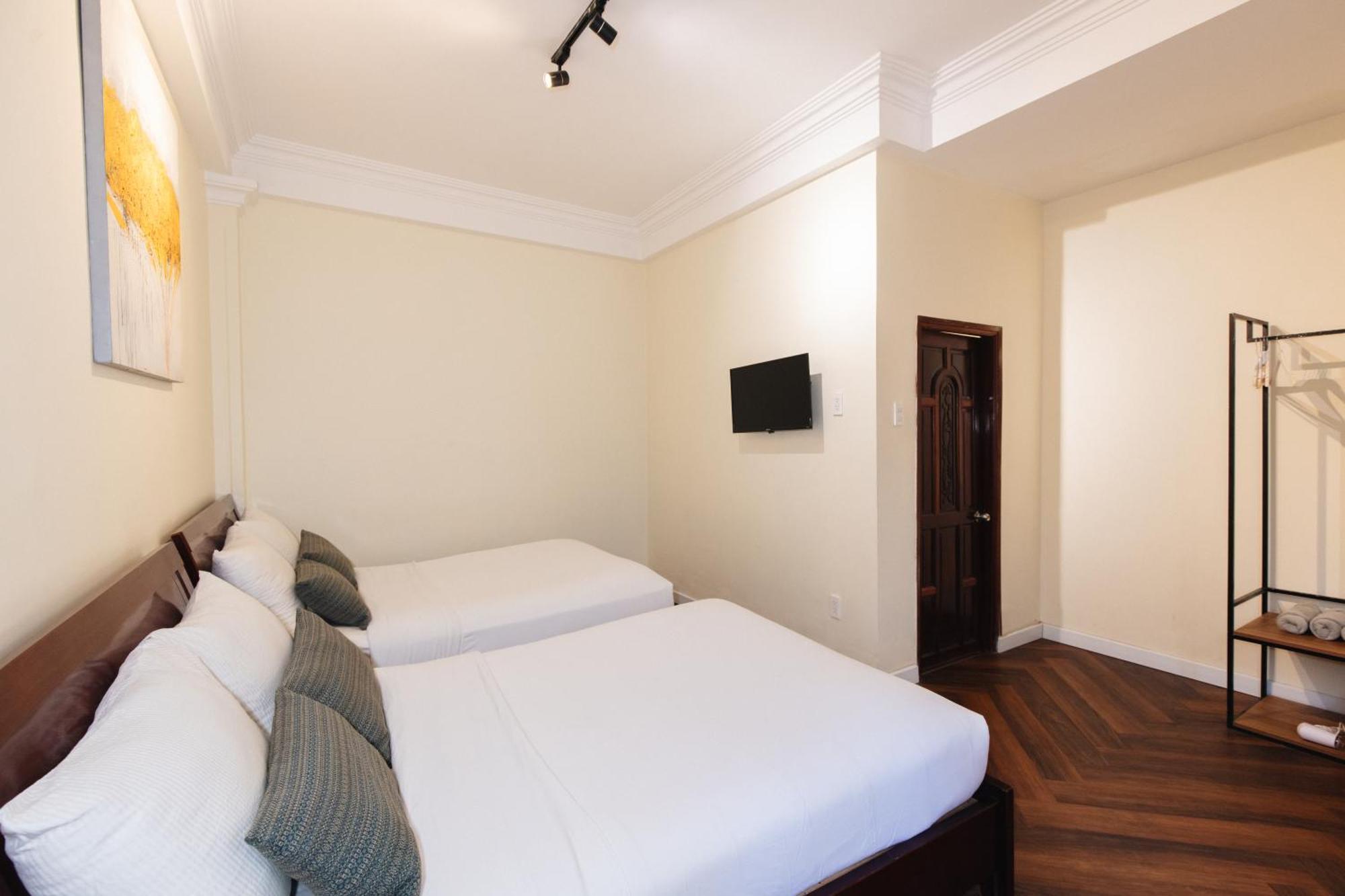 Twin Room,1591614188:JPEG