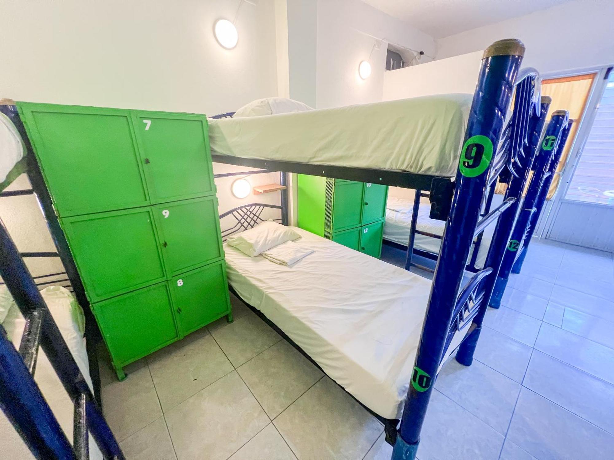 Single Bed Mixed Dormitory Room No Air conditioner,1592063718:JPEG