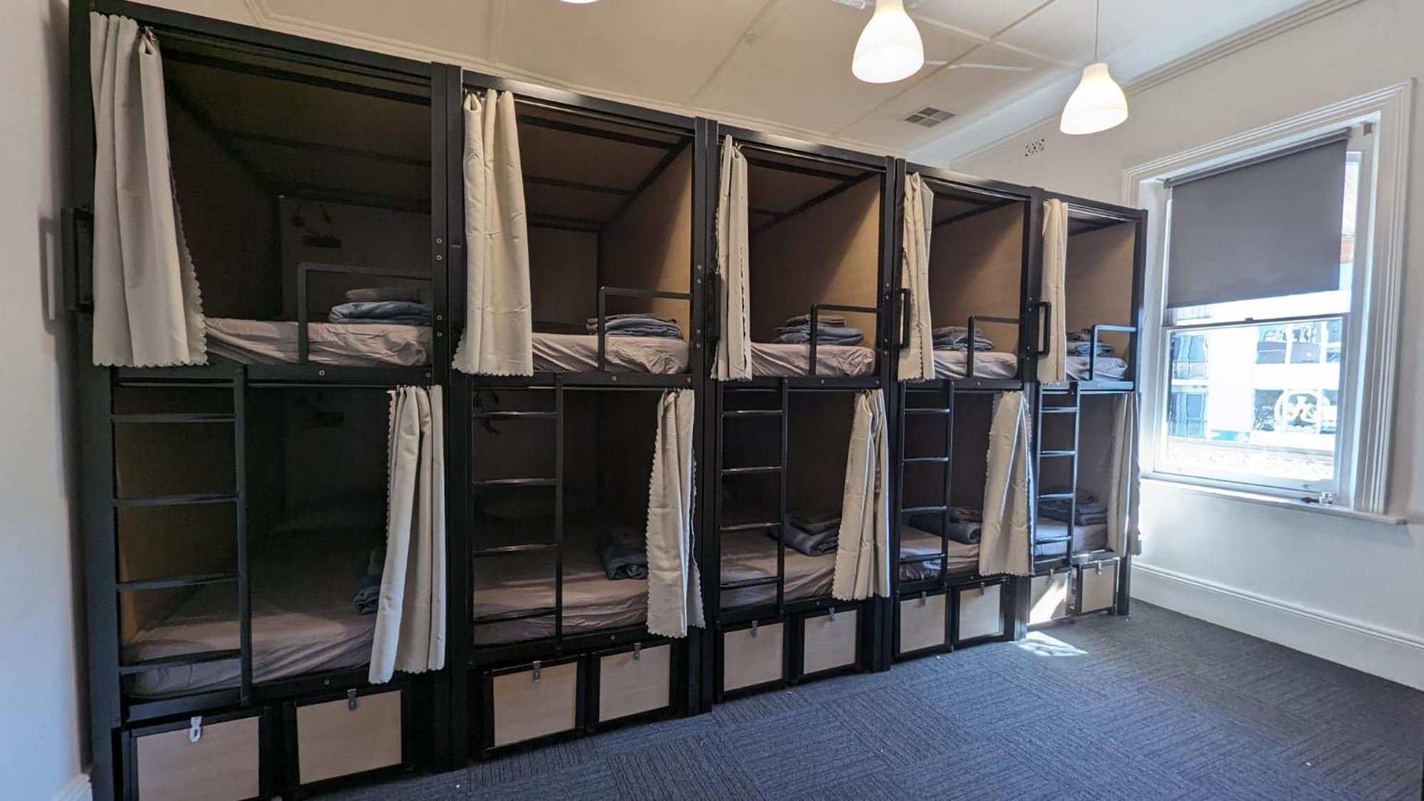Single Bed in Mixed Dormitory Room