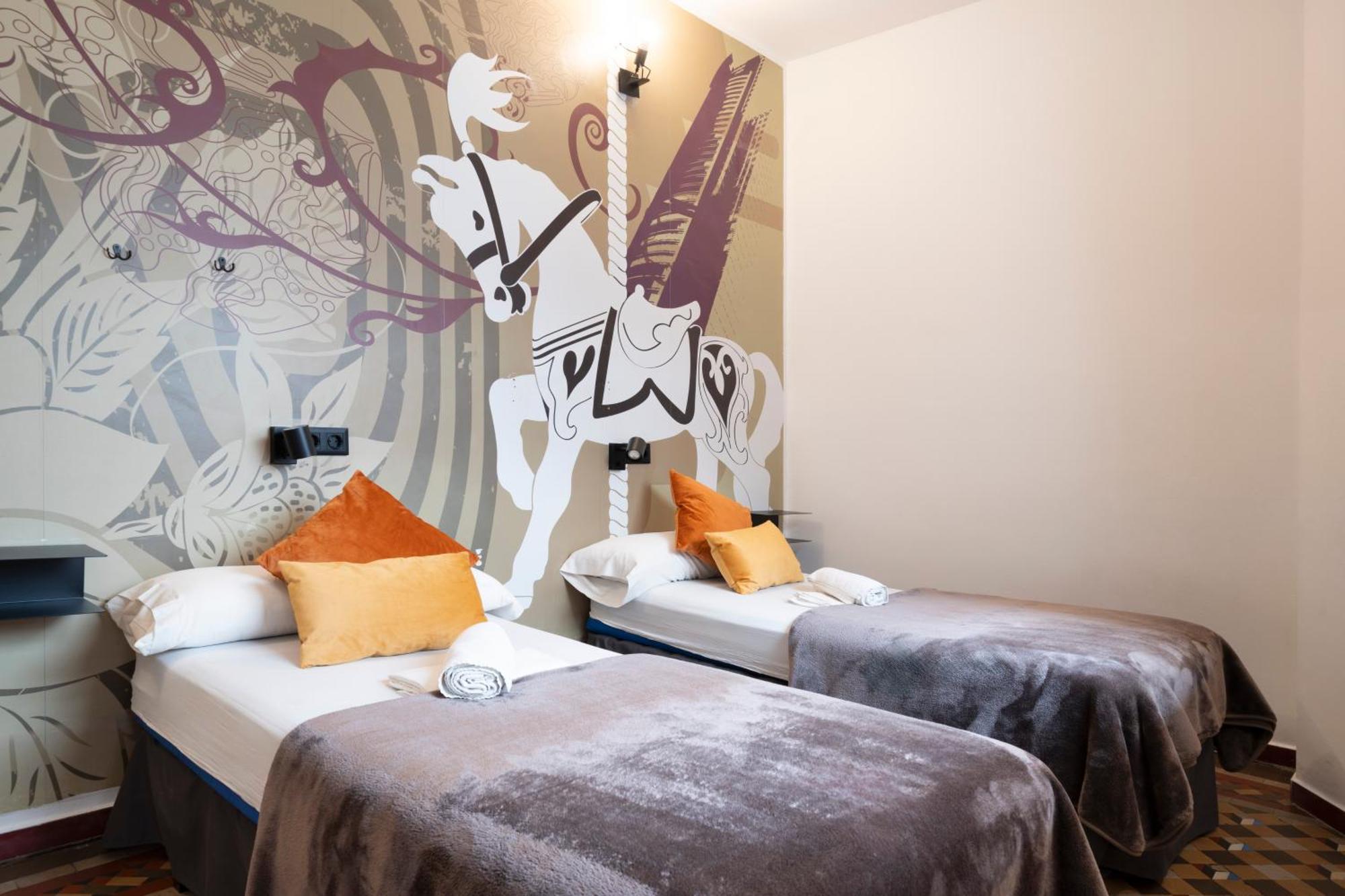 Twin Room,1597551852:JPEG