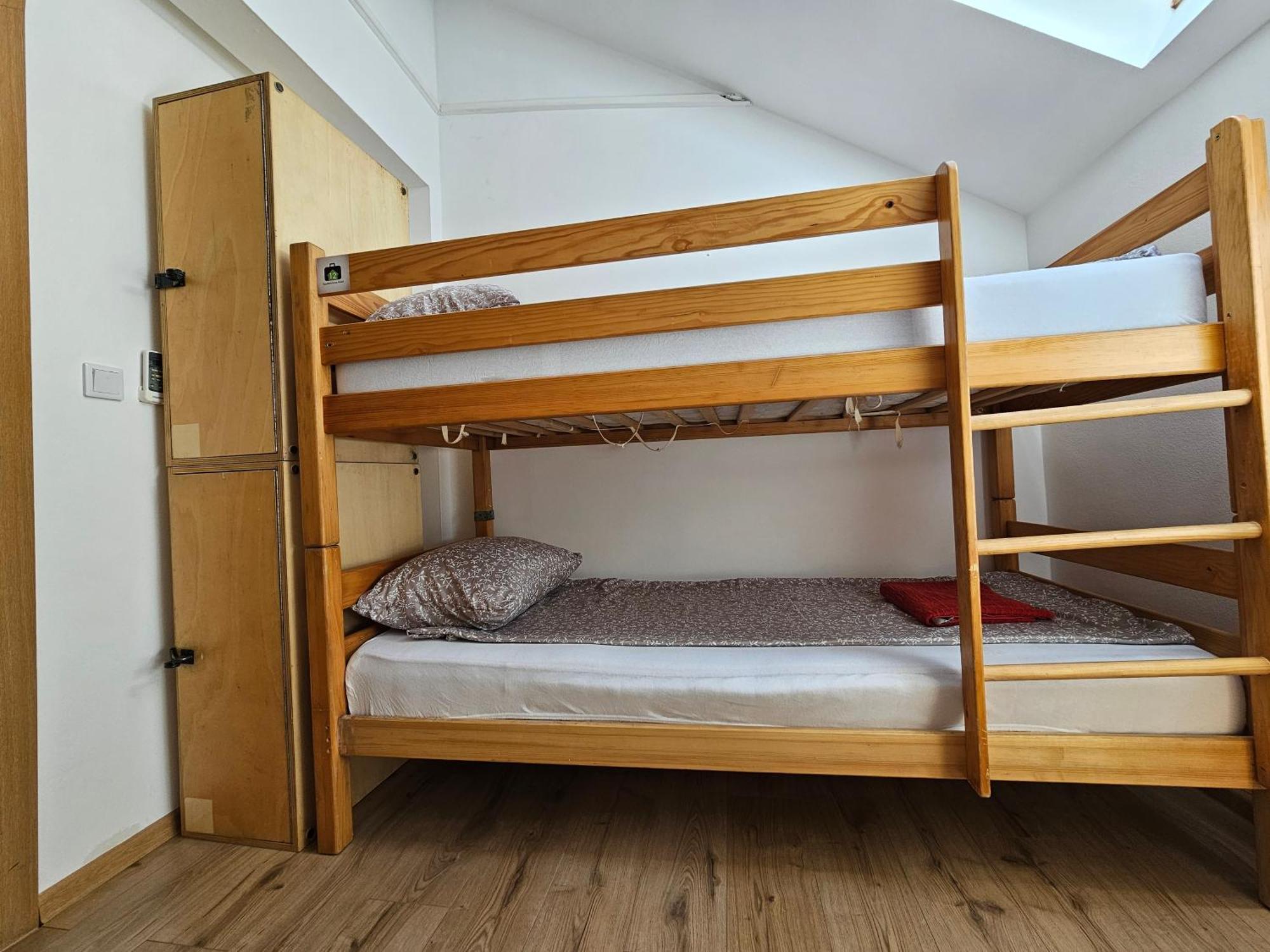 Bed 4-Bed Mixed Dormitory Room