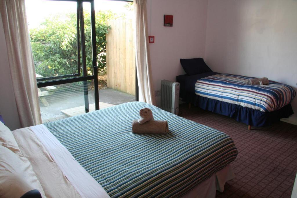 Queen Room with Private Bathroom