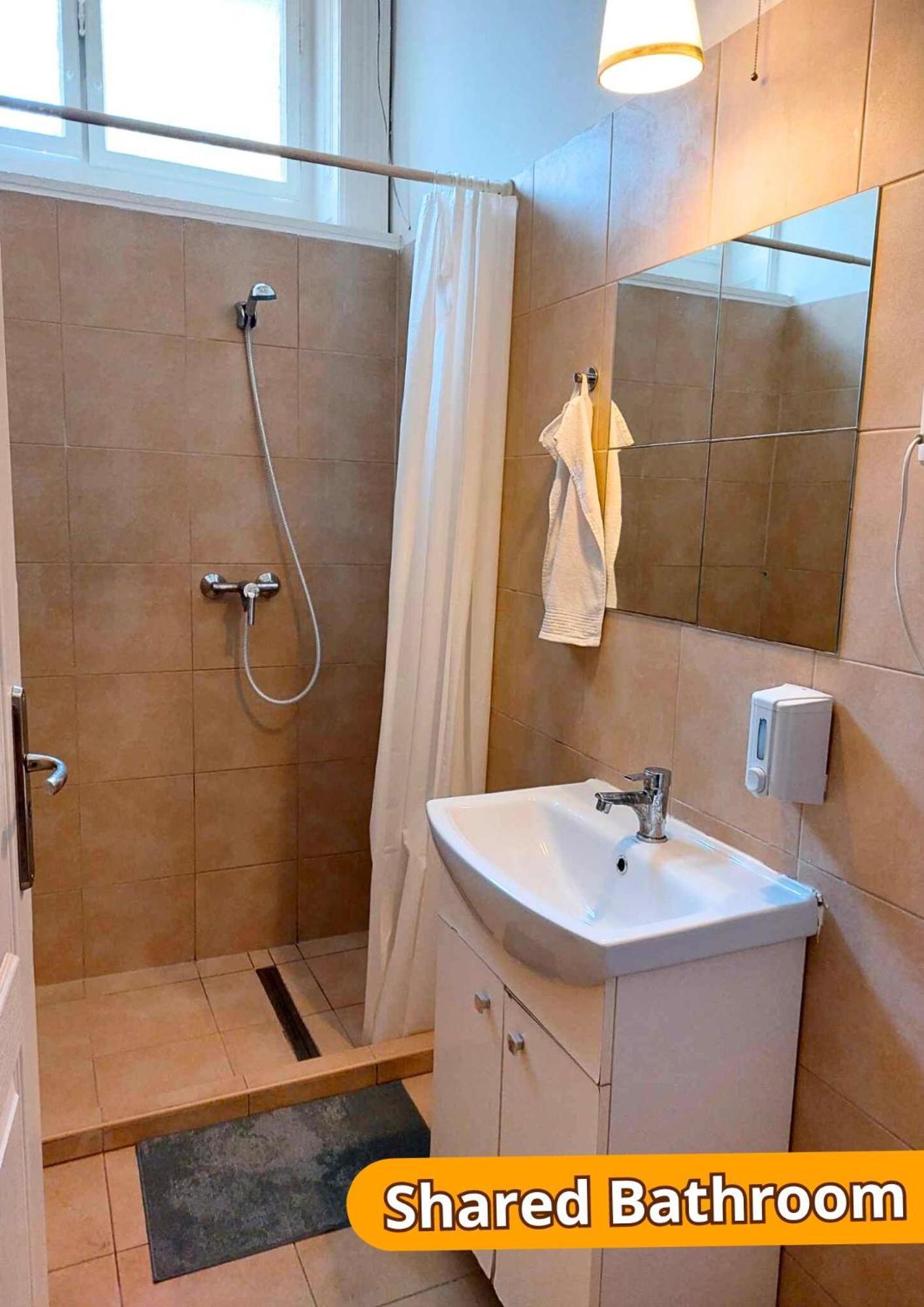 Twin Room with Shared Bathroom,1603037010:JPEG