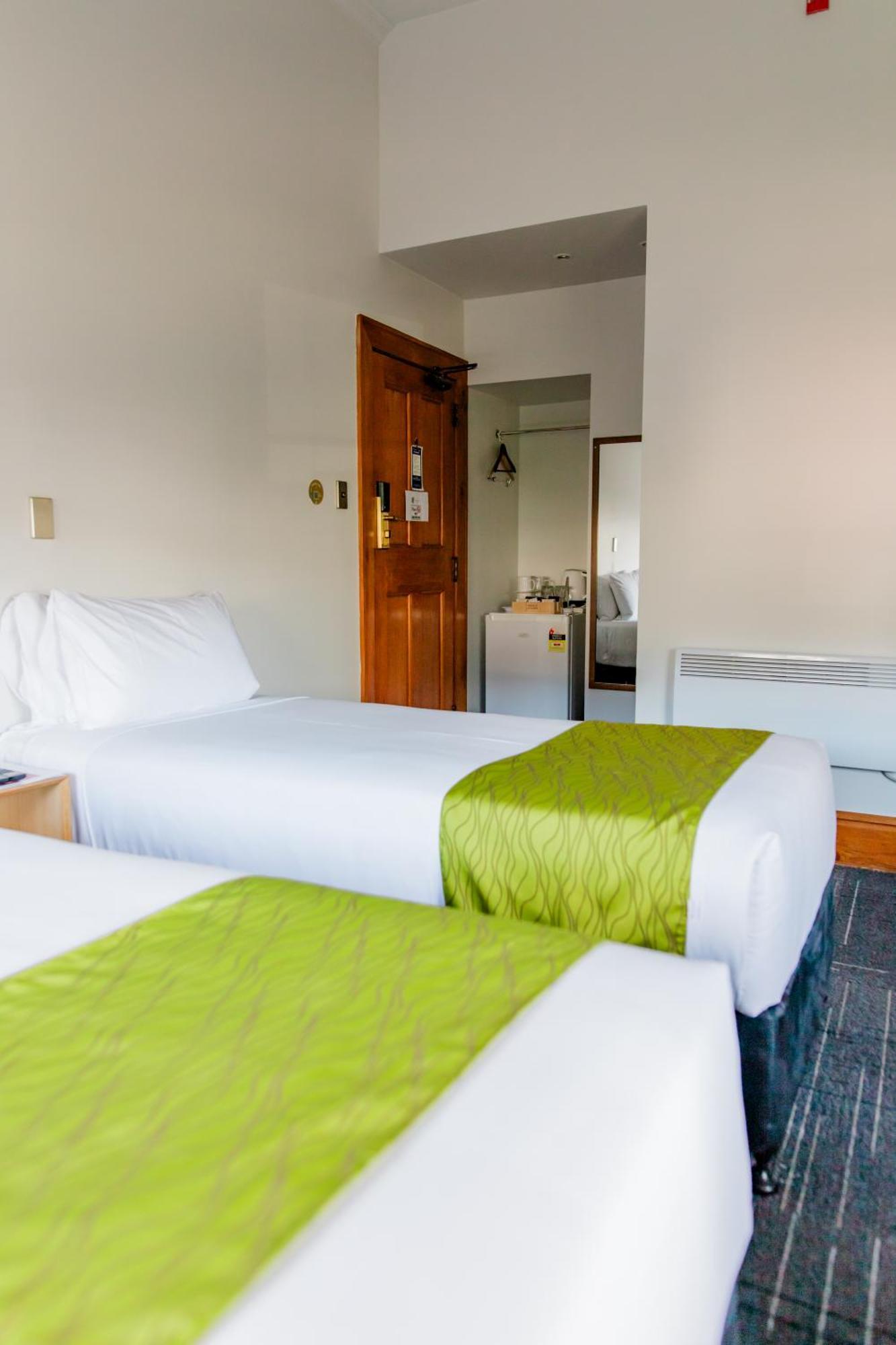 Quadruple Room with Private Bathroom