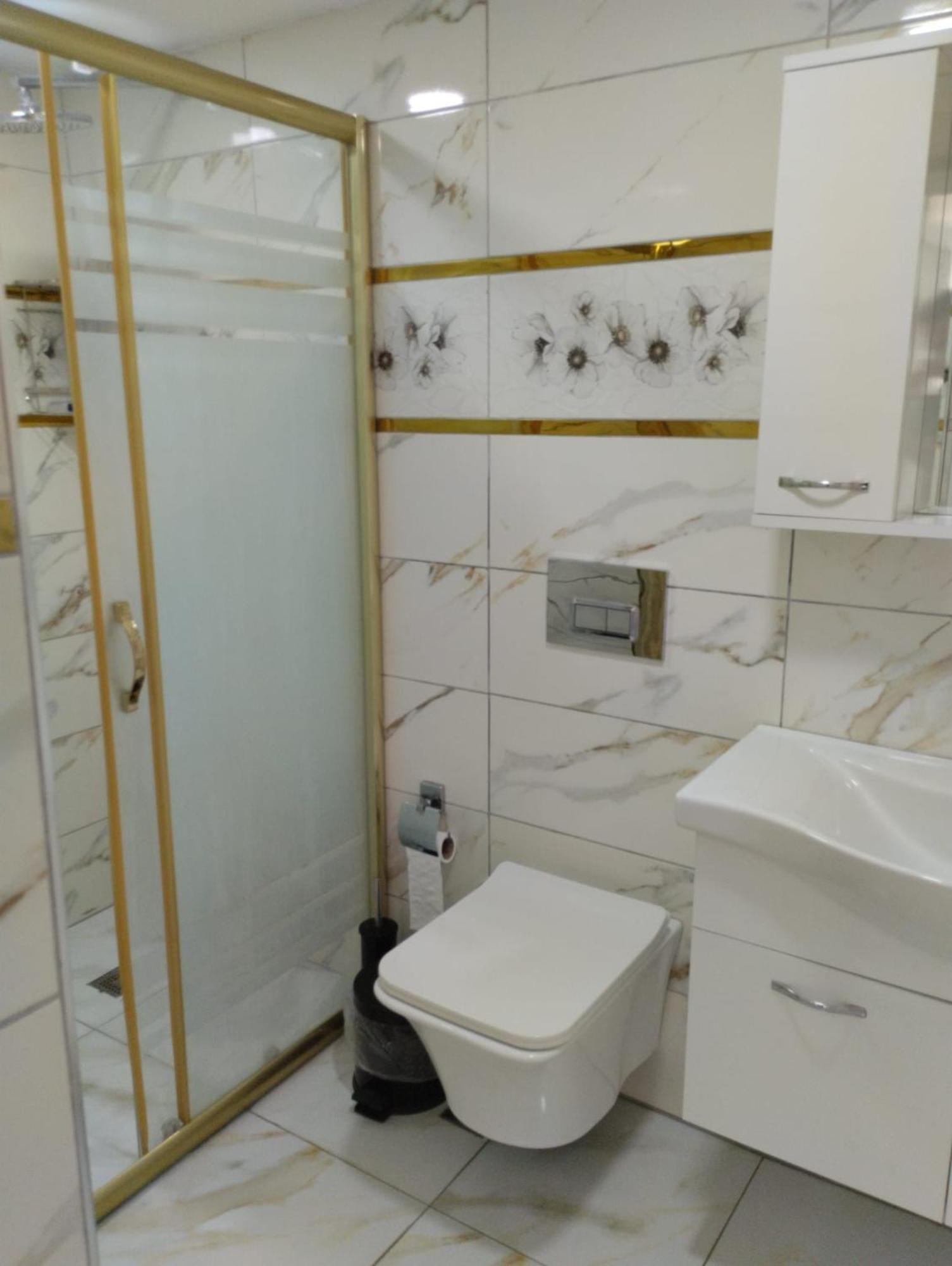 Deluxe Family Room,1609293873:JPEG