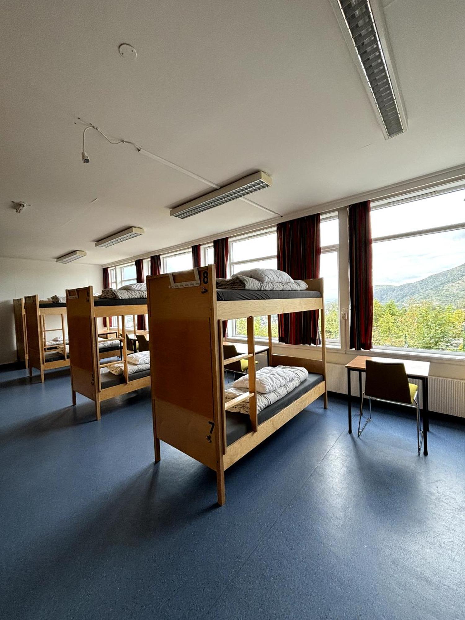 Bed 18-Bed Mixed Dormitory Room