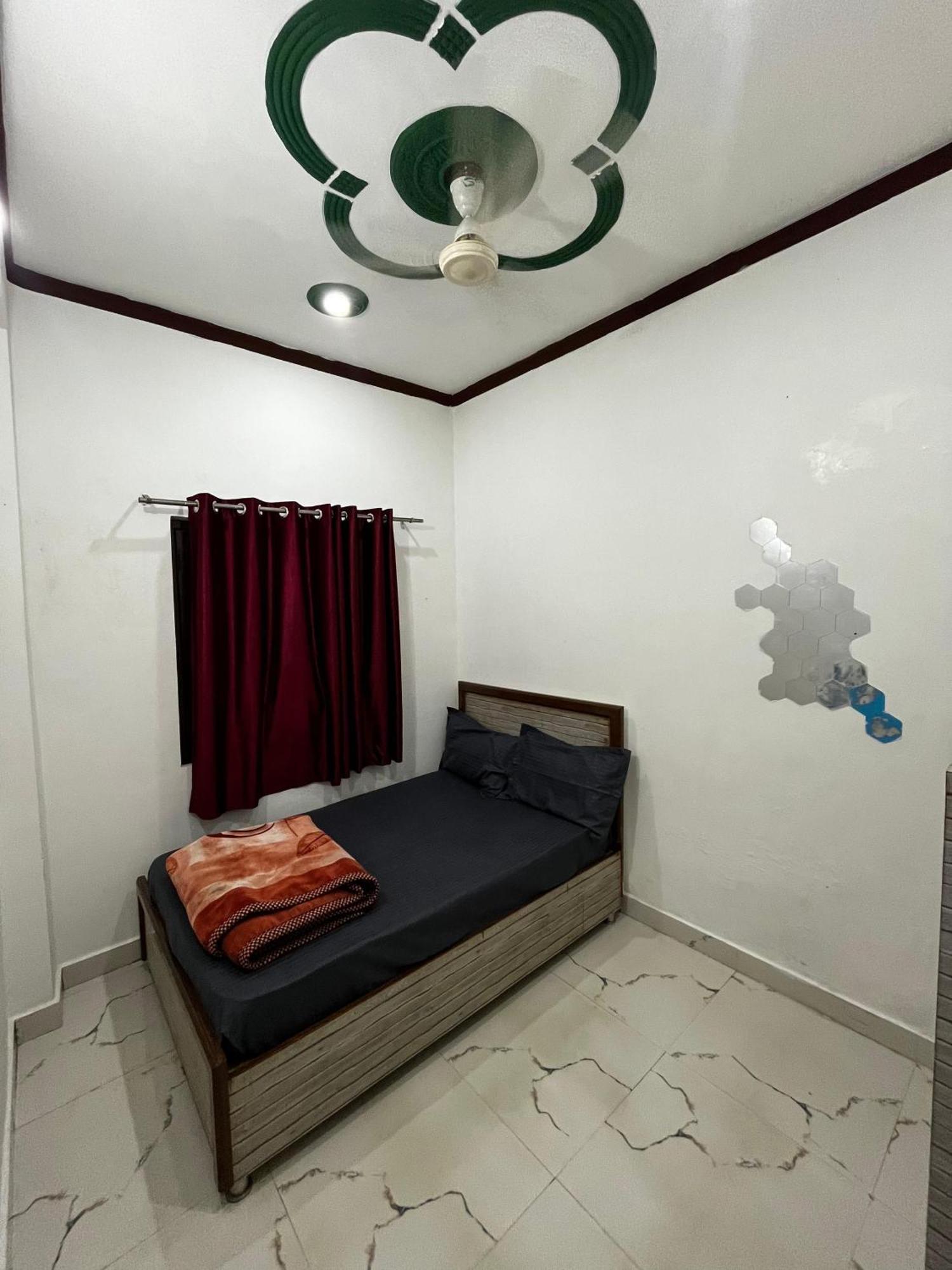 Single Room with Shared Bathroom,1611673999:JPEG
